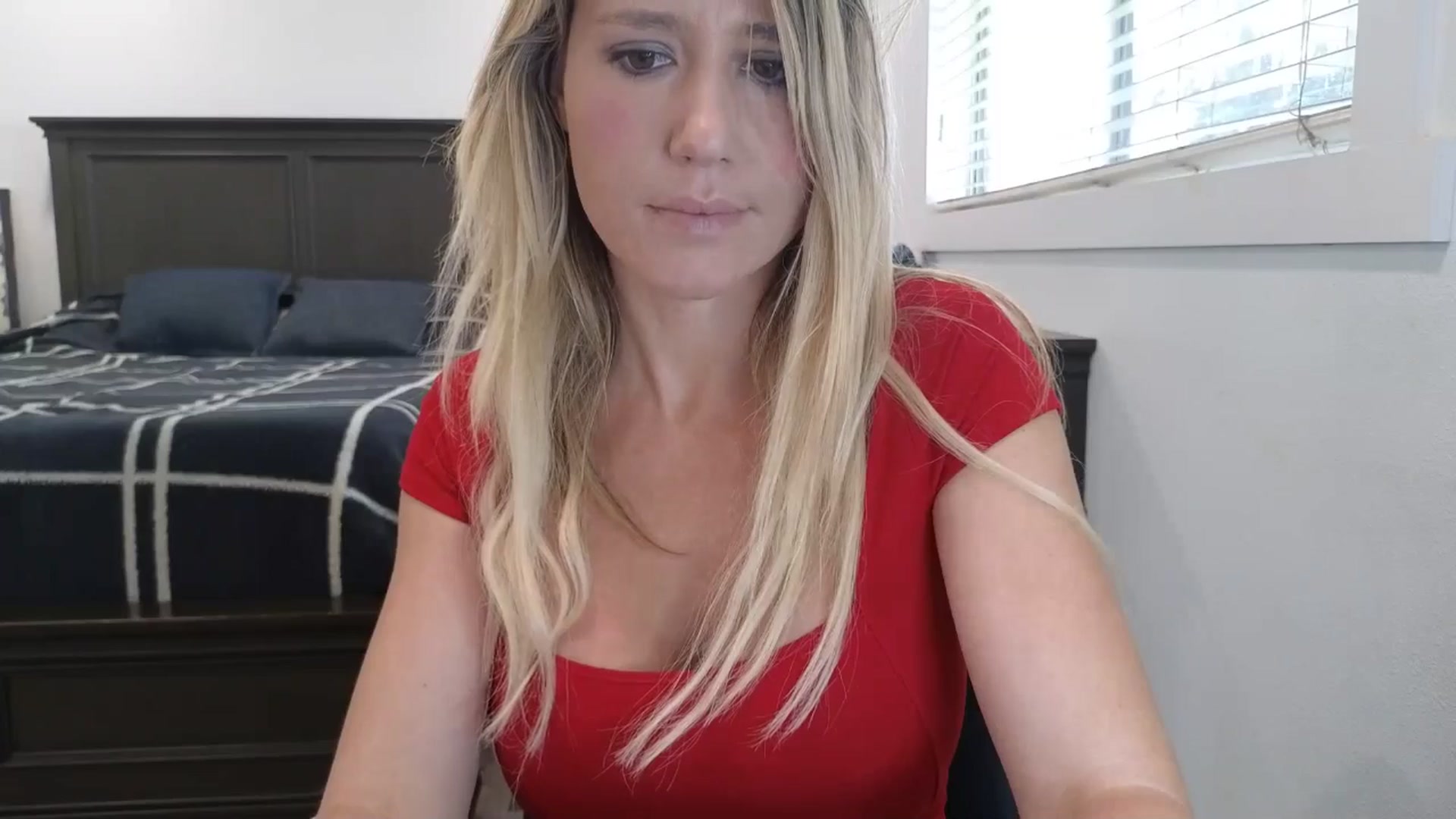 Gallery image thumbnail from blond_milf's myfreecams stream on, 04/01/2025, 21:19 image 20 of 20
