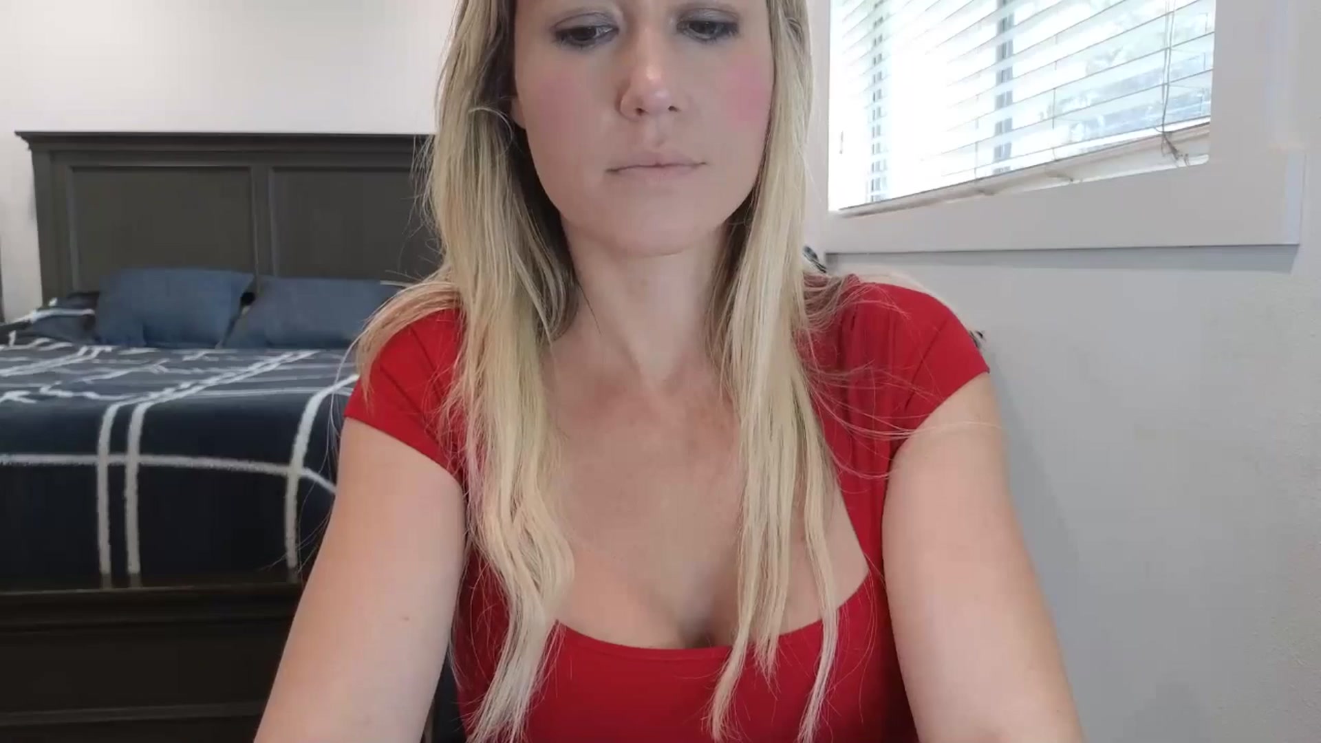 Gallery image thumbnail from blond_milf's myfreecams stream on, 04/01/2025, 22:51 image 9 of 20