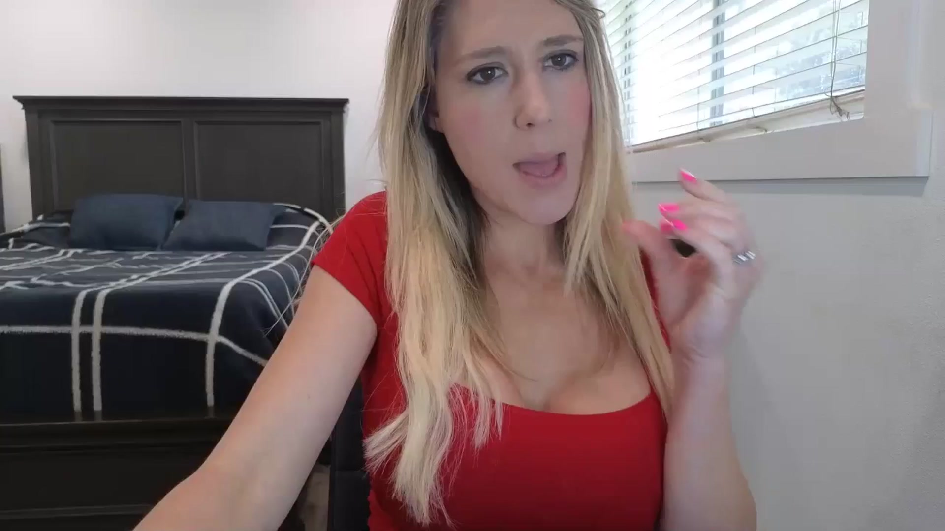 Gallery image thumbnail from blond_milf's myfreecams stream on, 04/01/2025, 22:51 image 1 of 20