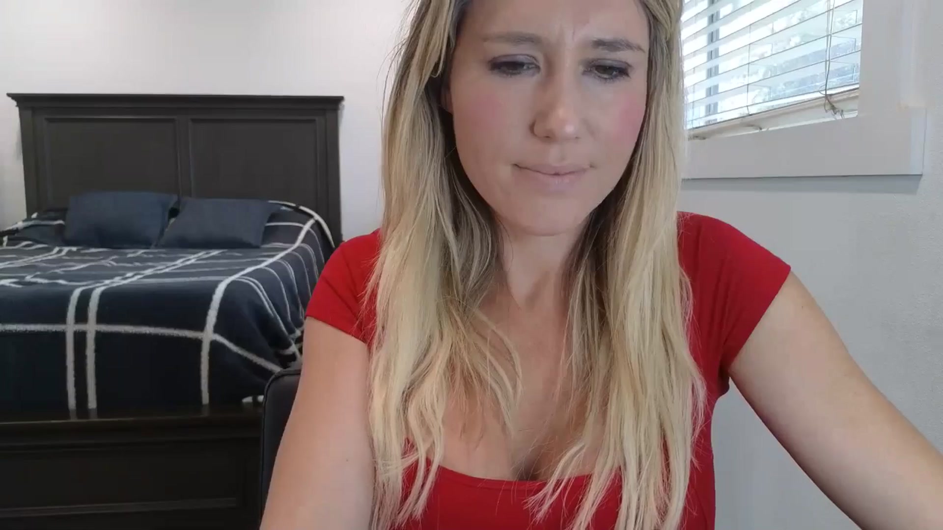 Gallery image thumbnail from blond_milf's myfreecams stream on, 04/01/2025, 22:51 image 20 of 20