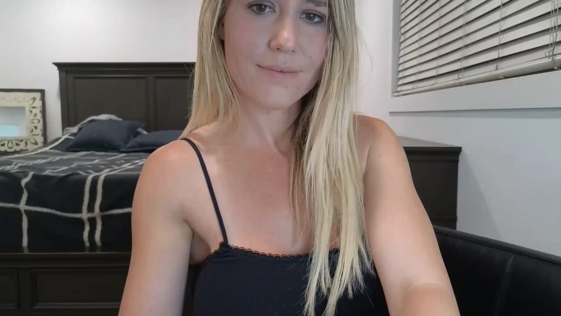 Gallery image thumbnail from blond_milf's myfreecams stream on, 04/08/2025, 06:01 image 13 of 20