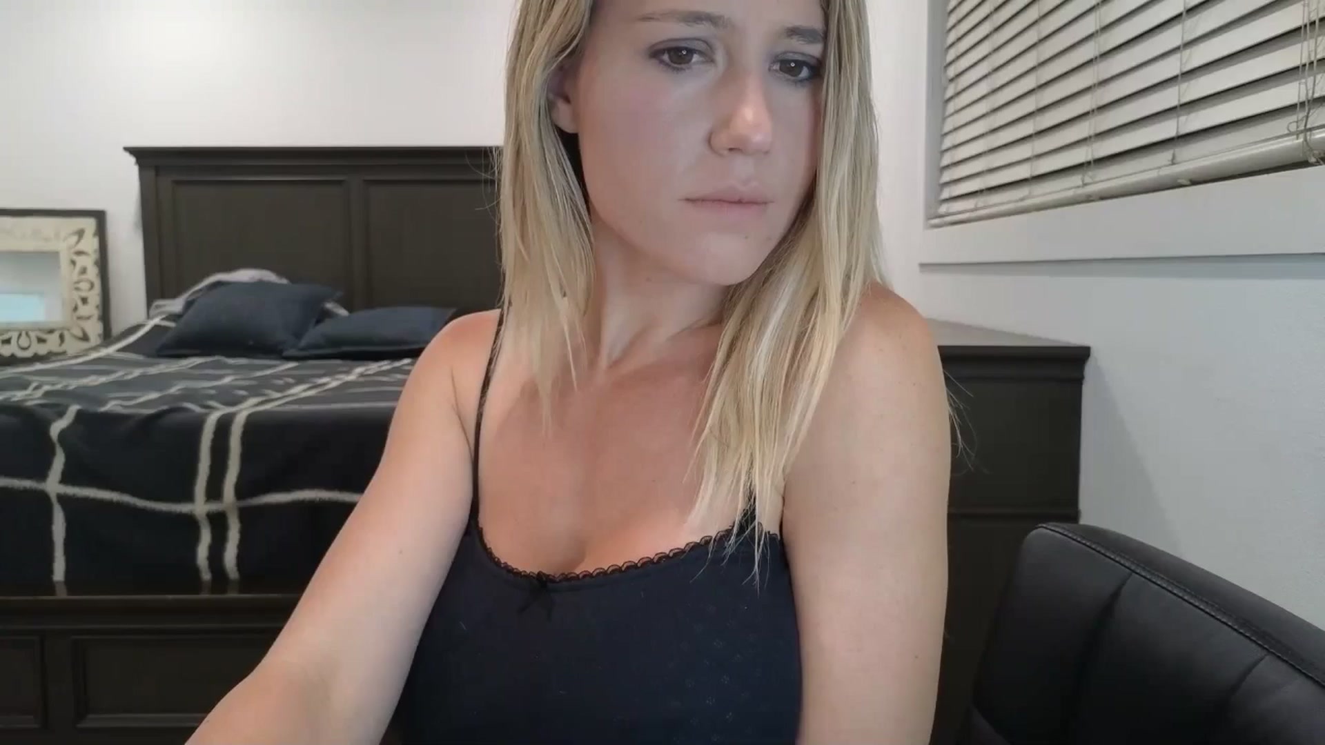 Gallery image thumbnail from blond_milf's myfreecams stream on, 04/08/2025, 06:01 image 15 of 20