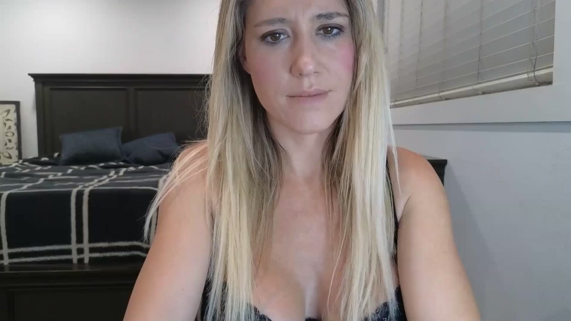 Gallery image thumbnail from blond_milf's myfreecams stream on, 04/11/2025, 06:12 image 1 of 20