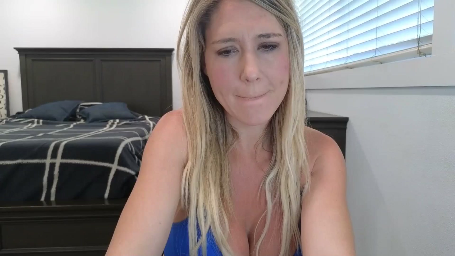 Gallery image thumbnail from blond_milf's myfreecams stream on, 04/13/2025, 23:09 image 18 of 20