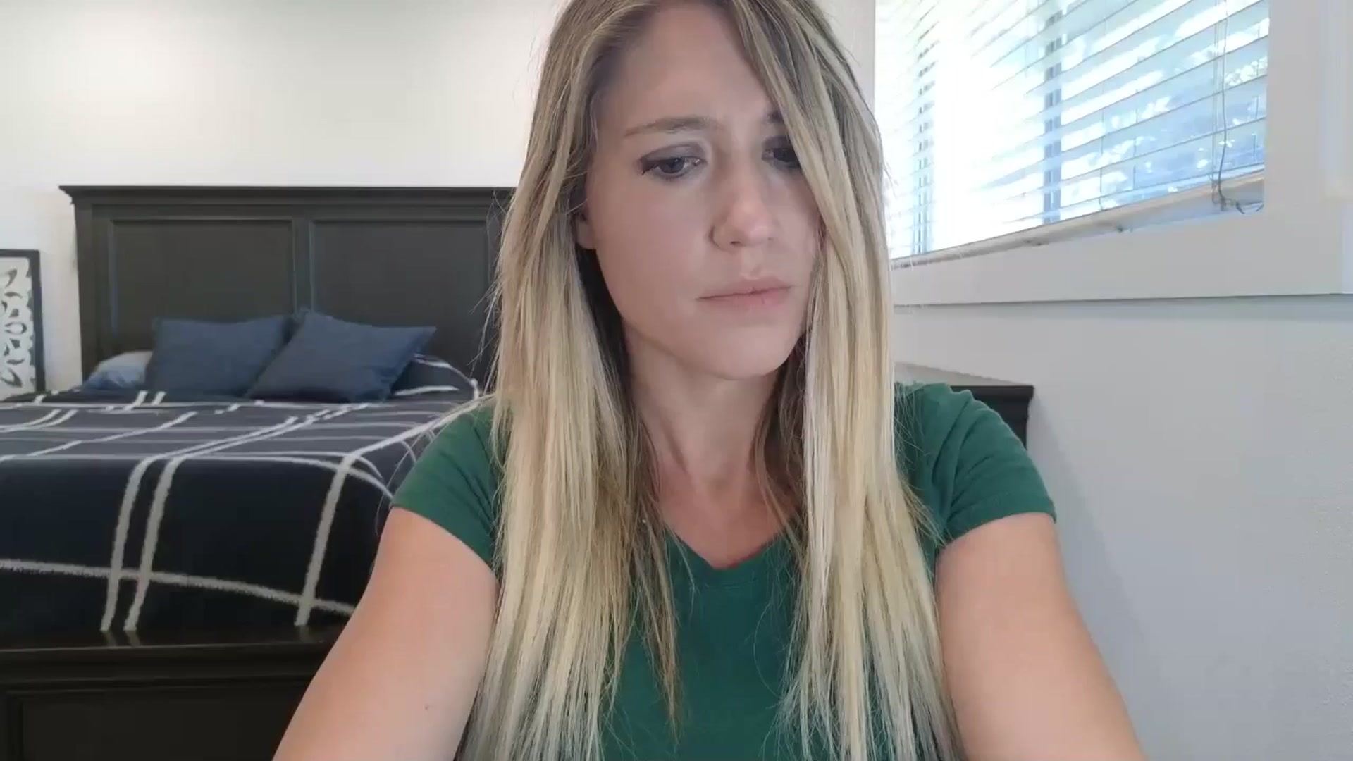 Gallery image thumbnail from blond_milf's myfreecams stream on, 04/19/2025, 24:02 image 1 of 20
