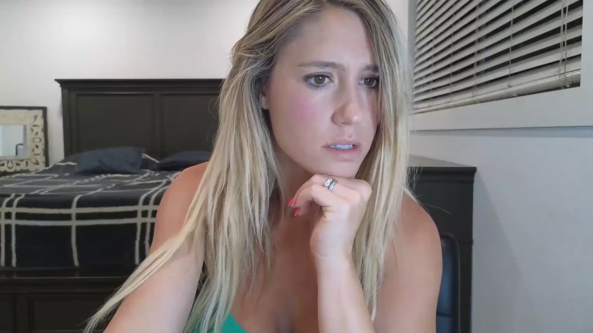 Gallery image thumbnail from blond_milf's myfreecams stream on, 04/22/2025, 06:46 image 2 of 20