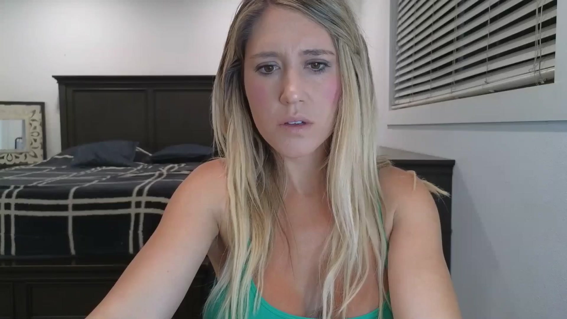 Gallery image thumbnail from blond_milf's myfreecams stream on, 04/22/2025, 06:46 image 4 of 20