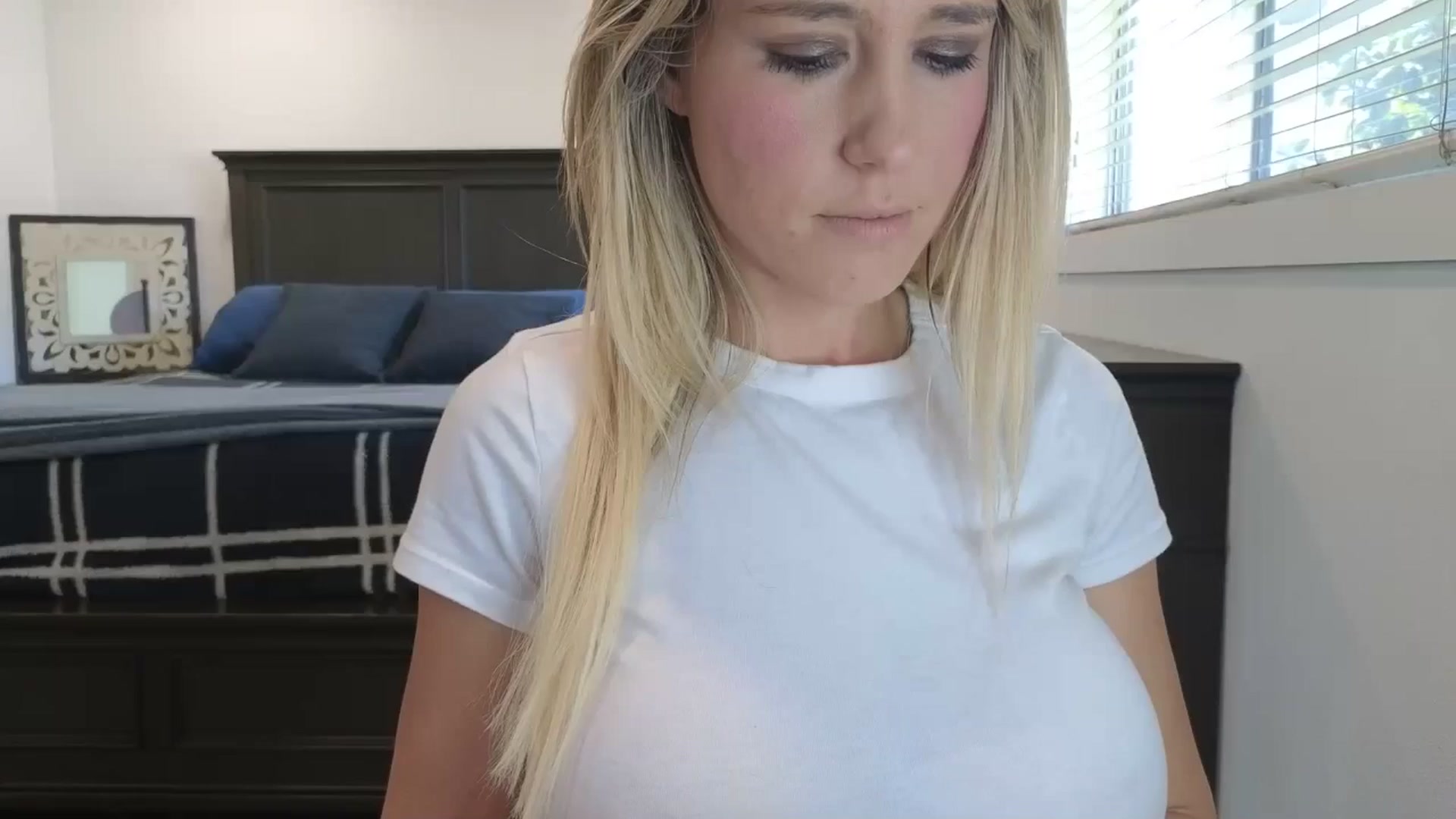 Gallery image thumbnail from blond_milf's myfreecams stream on, 04/28/2025, 22:49 image 20 of 20