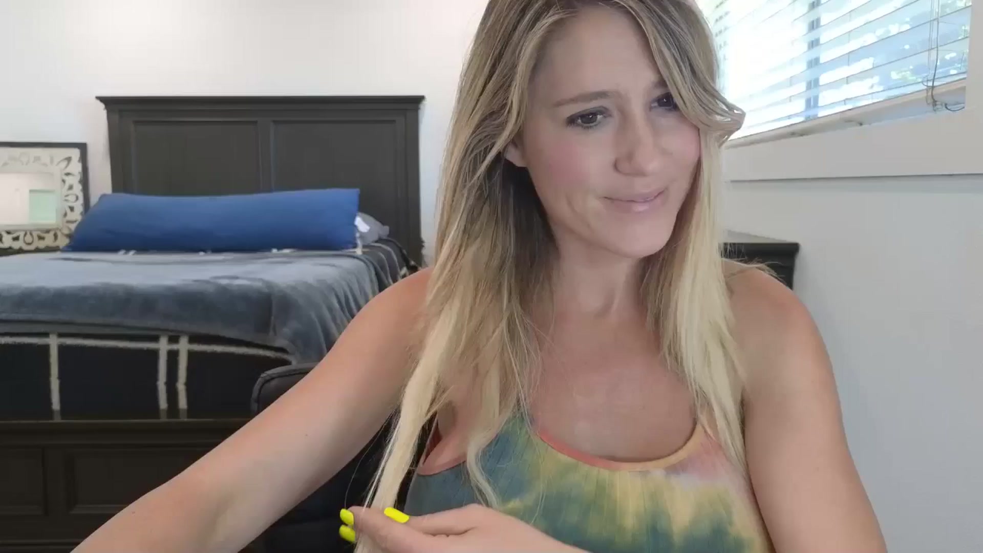 Gallery image thumbnail from blond_milf's myfreecams stream on, 05/01/2025, 23:05 image 1 of 20