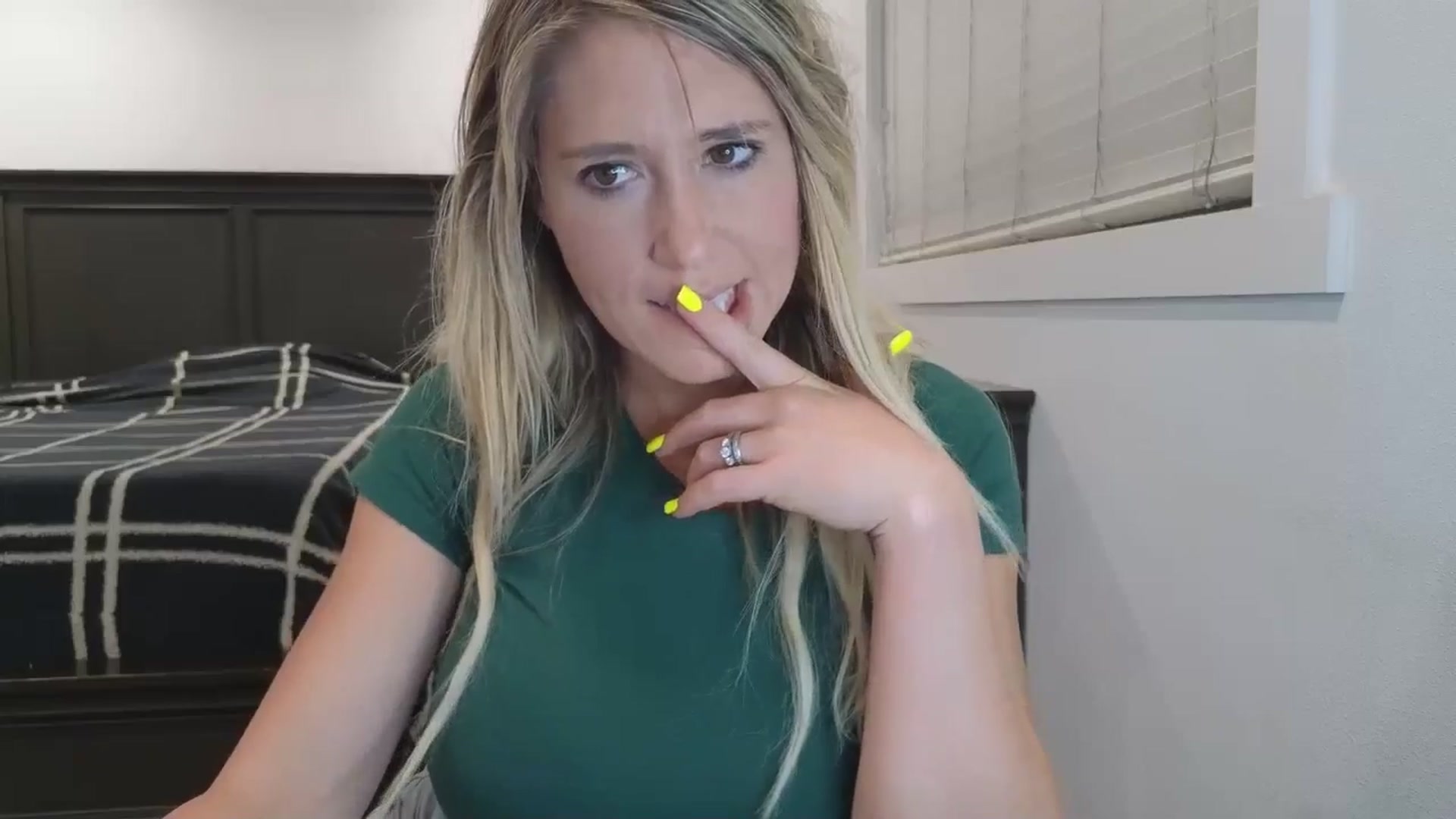 Gallery image thumbnail from blond_milf's myfreecams stream on, 05/02/2025, 06:08 image 11 of 20