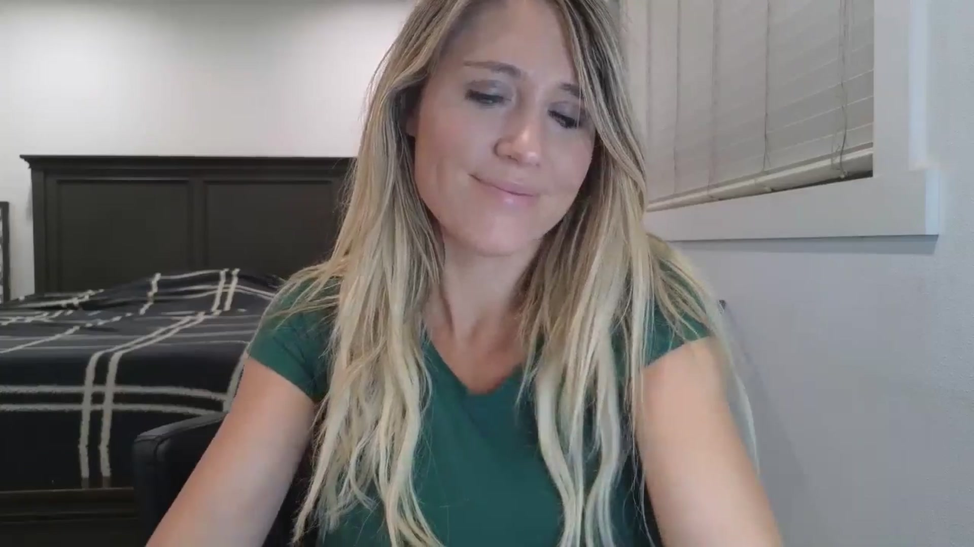 Gallery image thumbnail from blond_milf's myfreecams stream on, 05/02/2025, 06:08 image 16 of 20