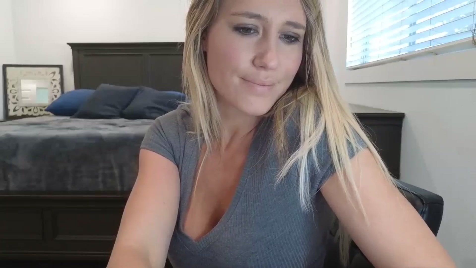 Gallery image thumbnail from blond_milf's myfreecams stream on, 05/02/2025, 21:10 image 18 of 20