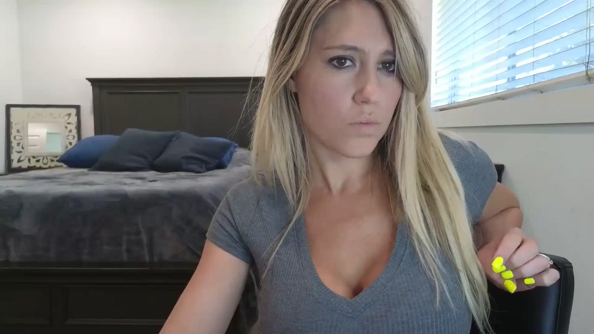 Gallery image thumbnail from blond_milf's myfreecams stream on, 05/02/2025, 21:10 image 13 of 20
