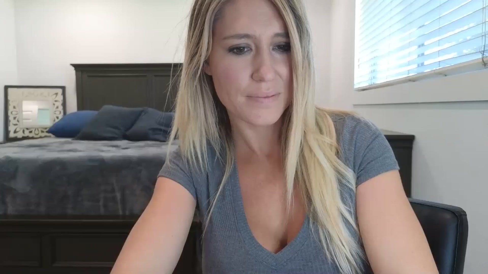 Gallery image thumbnail from blond_milf's myfreecams stream on, 05/02/2025, 21:10 image 14 of 20