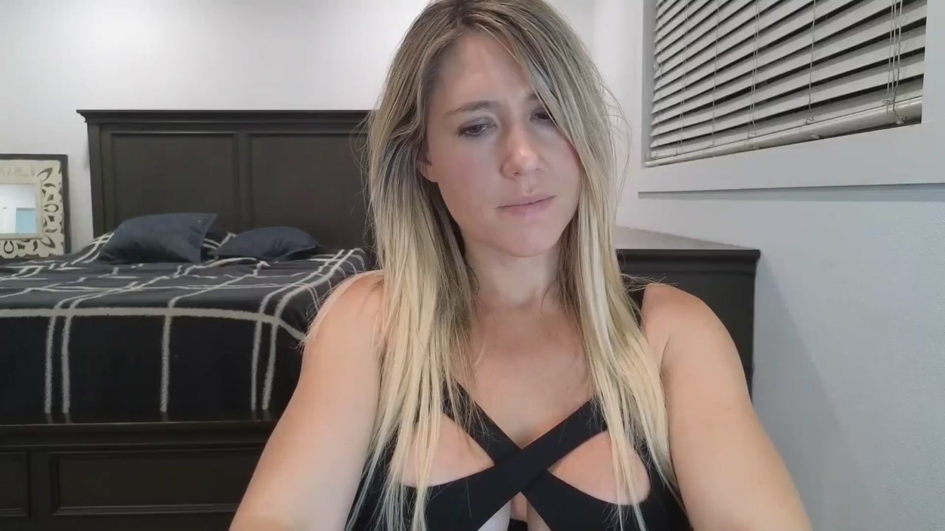 Gallery image thumbnail from blond_milf's myfreecams stream on, 05/06/2025, 06:21 image 16 of 20