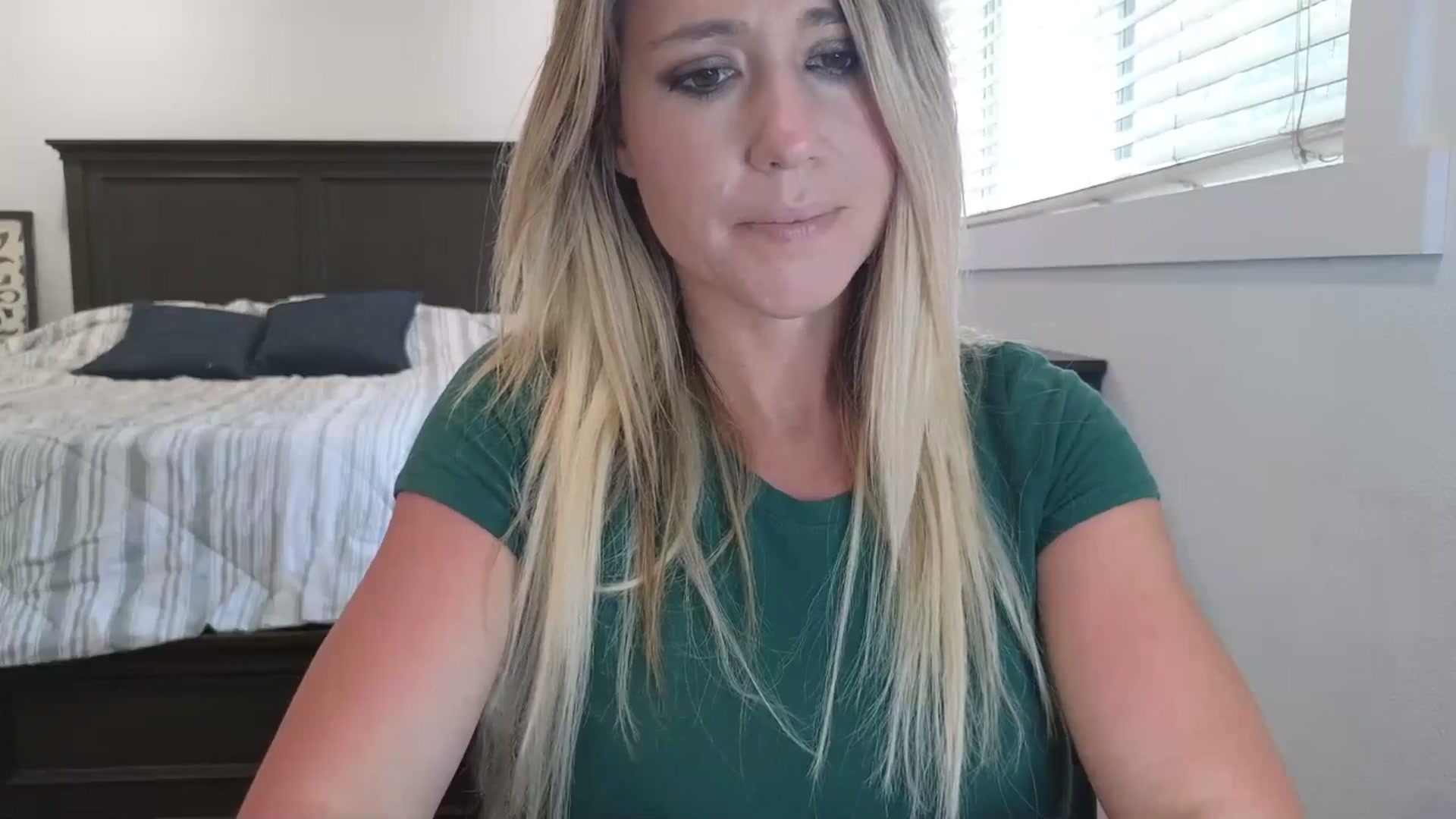 Gallery image thumbnail from blond_milf's myfreecams stream on, 05/12/2025, 20:31 image 4 of 20