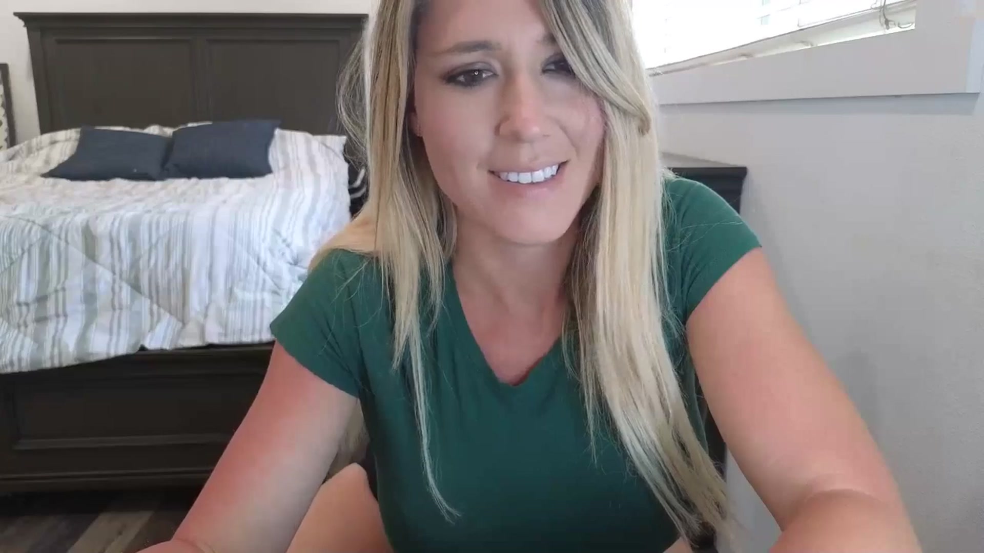 Gallery image thumbnail from blond_milf's myfreecams stream on, 05/12/2025, 20:31 image 13 of 20