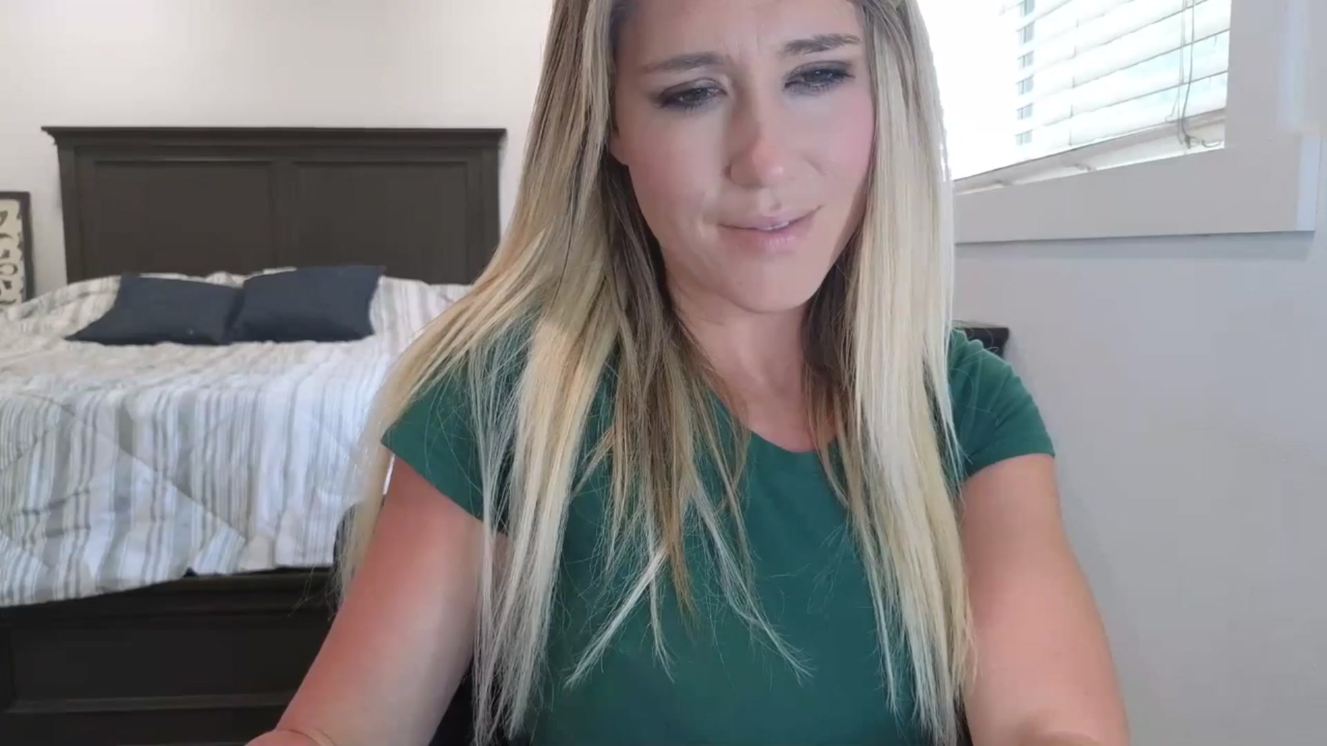 Gallery image thumbnail from blond_milf's myfreecams stream on, 05/12/2025, 20:31 image 6 of 20