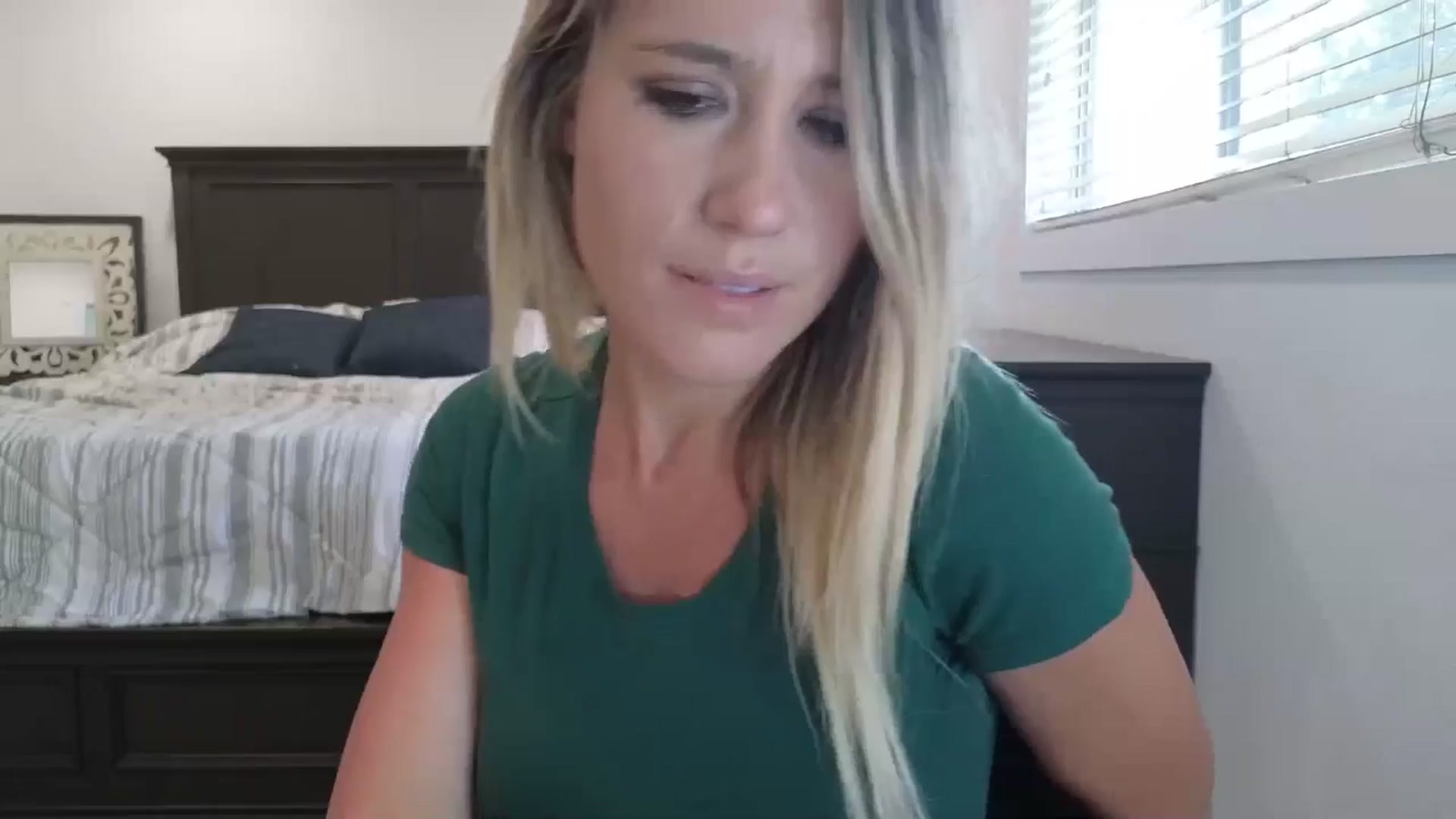 Gallery image thumbnail from blond_milf's myfreecams stream on, 05/12/2025, 23:32 image 10 of 20