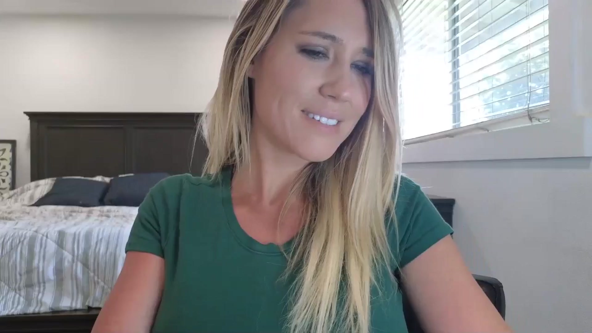 Gallery image thumbnail from blond_milf's myfreecams stream on, 05/13/2025, 24:12 image 6 of 20
