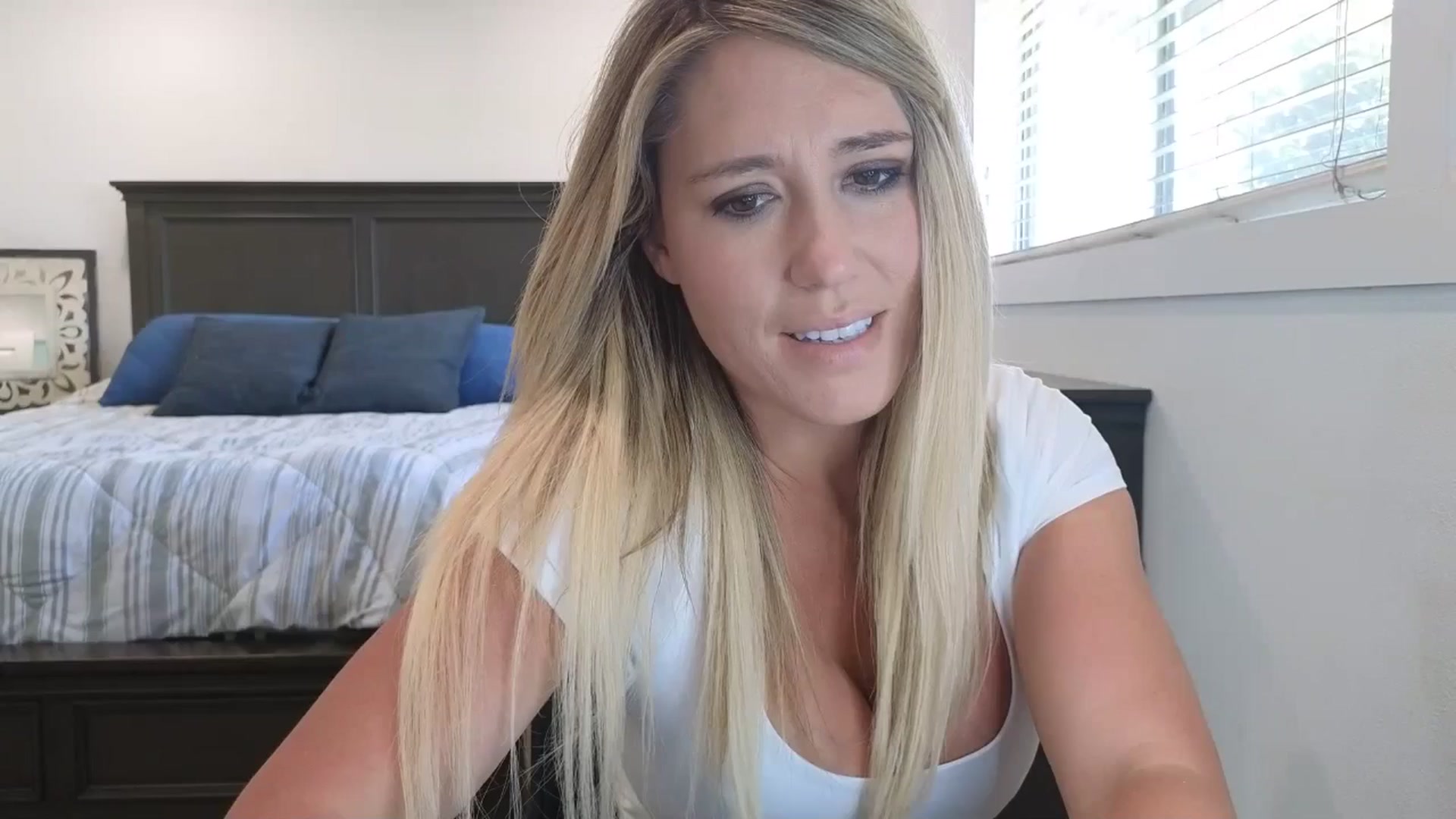 Gallery image thumbnail from blond_milf's myfreecams stream on, 05/13/2025, 20:36 image 13 of 20