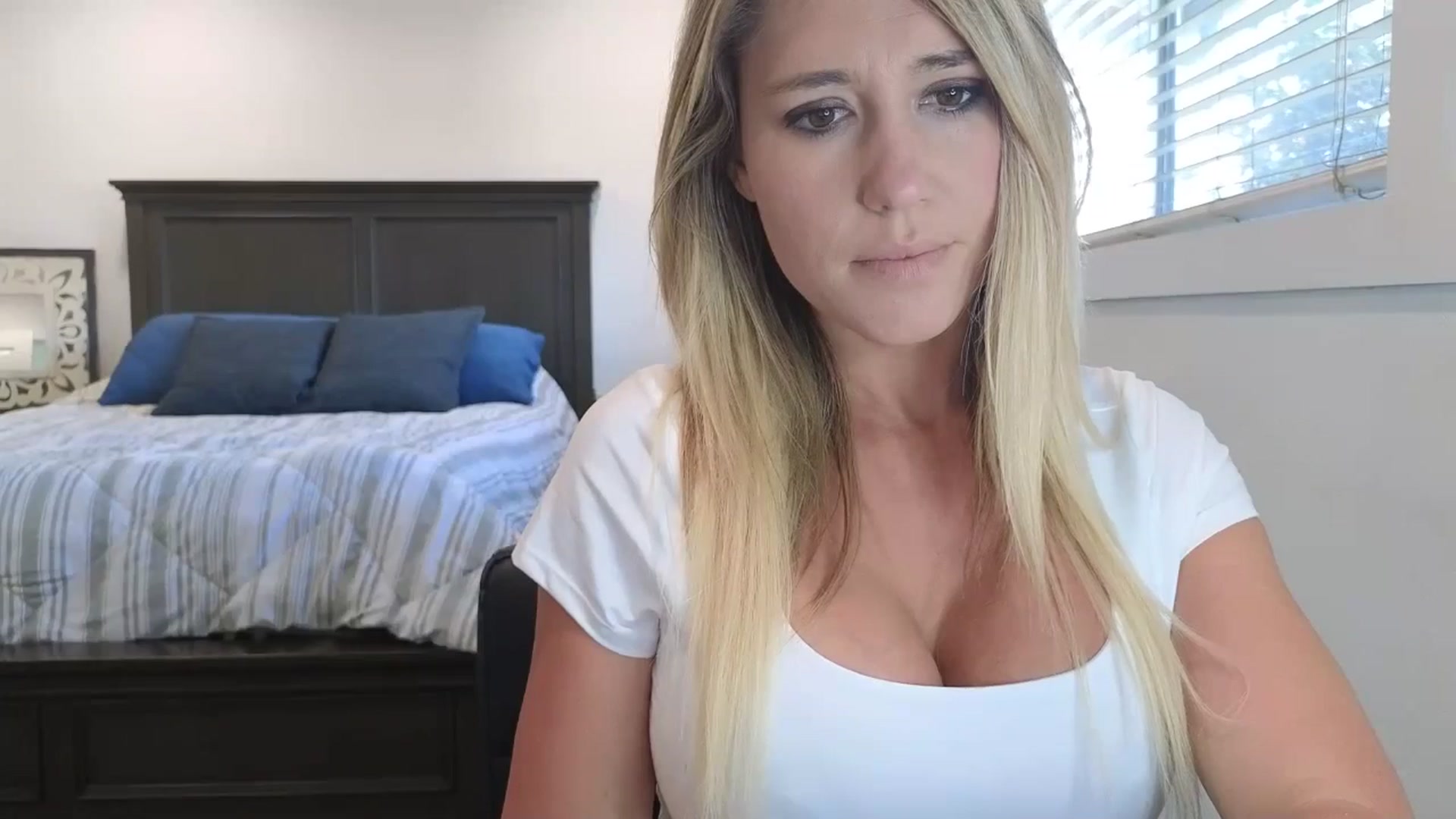 Gallery image thumbnail from blond_milf's myfreecams stream on, 05/13/2025, 20:36 image 8 of 20