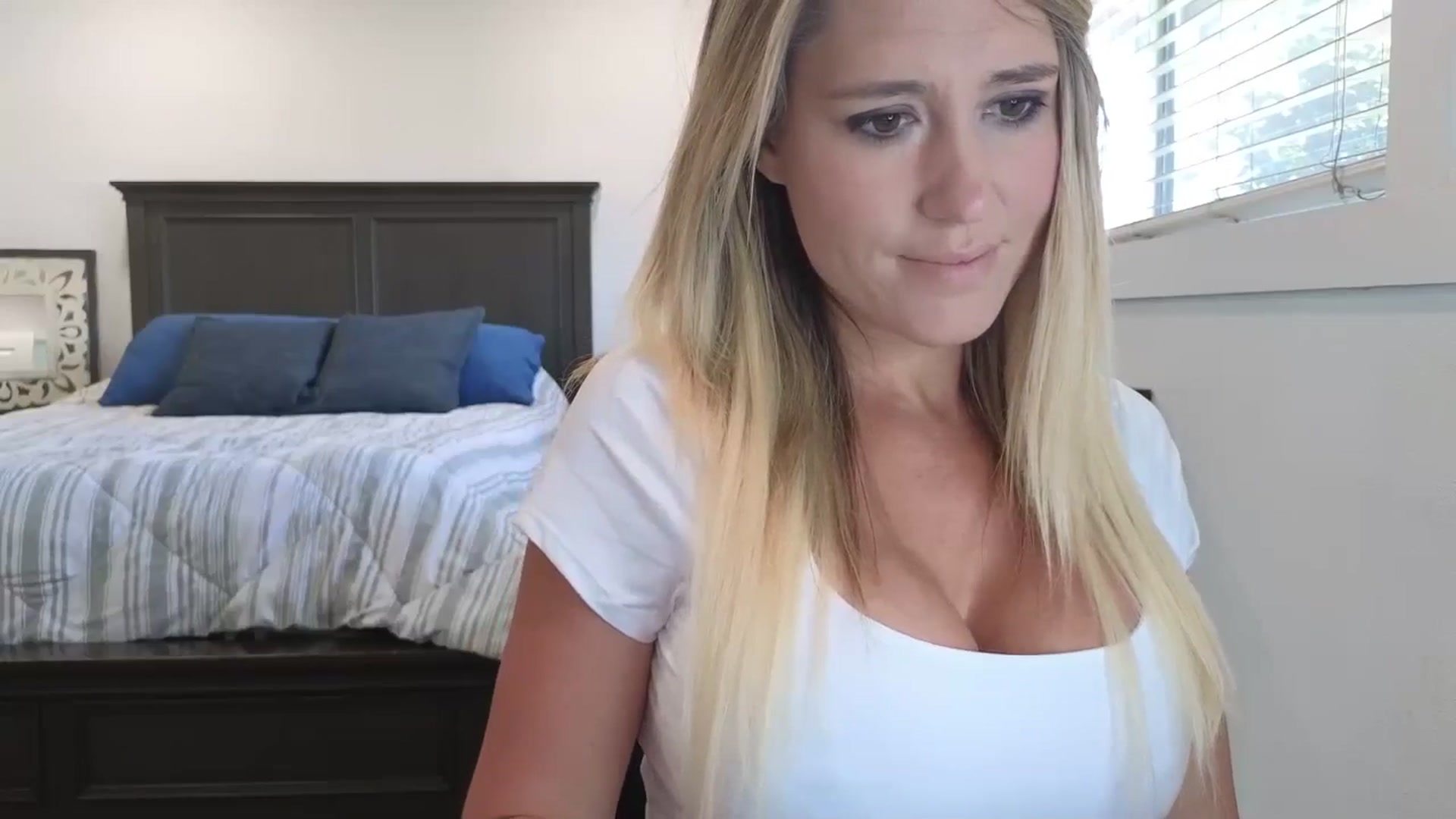 Gallery image thumbnail from blond_milf's myfreecams stream on, 05/13/2025, 20:36 image 11 of 20
