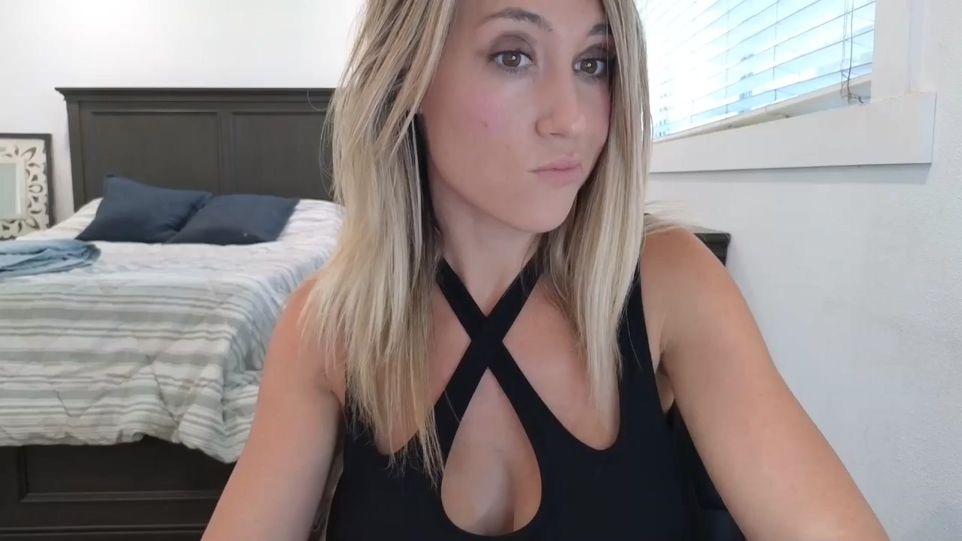 Gallery image thumbnail from blond_milf's myfreecams stream on, 06/10/2025, 21:05 image 1 of 20