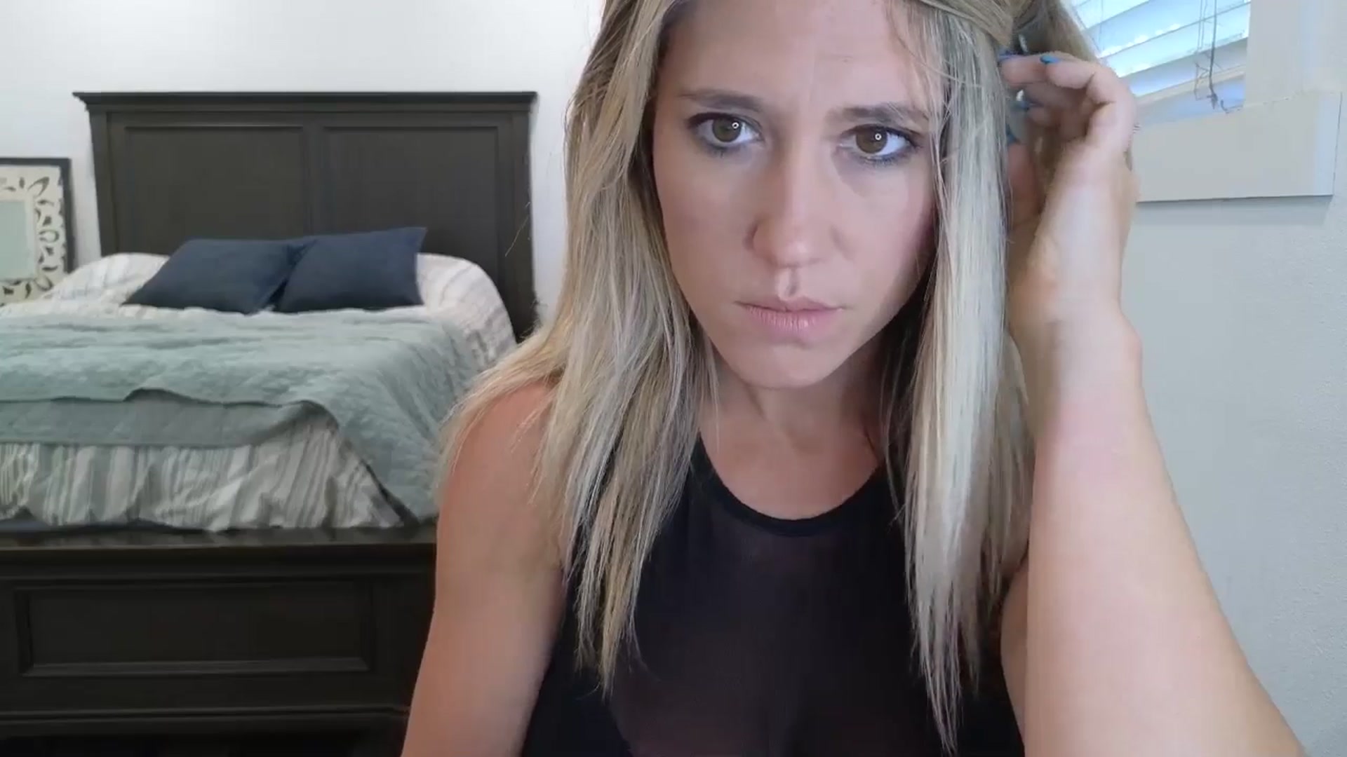 Gallery image thumbnail from blond_milf's myfreecams stream on, 06/17/2025, 21:54 image 19 of 20