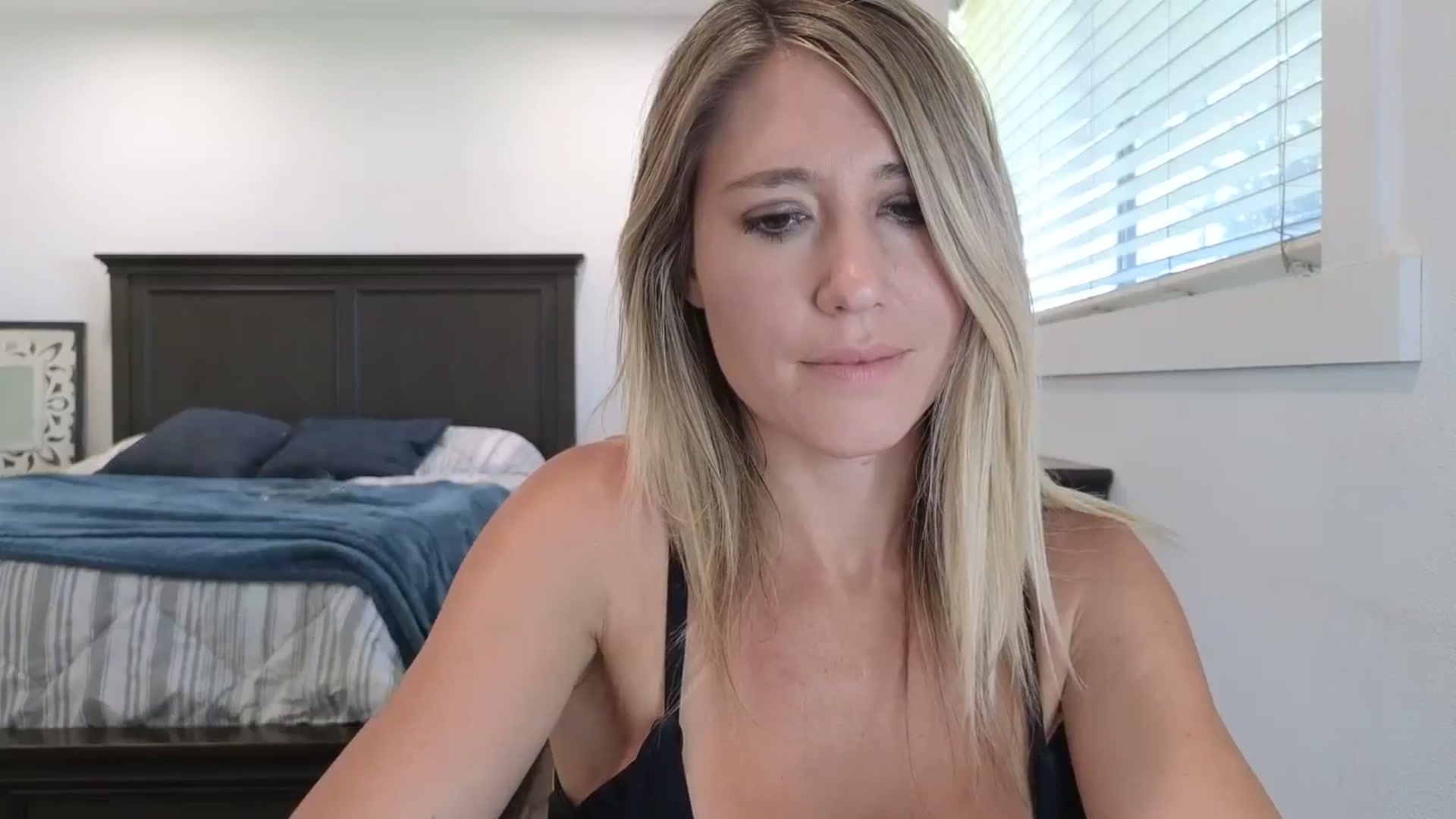Gallery image thumbnail from blond_milf's myfreecams stream on, 06/24/2025, 20:45 image 17 of 20