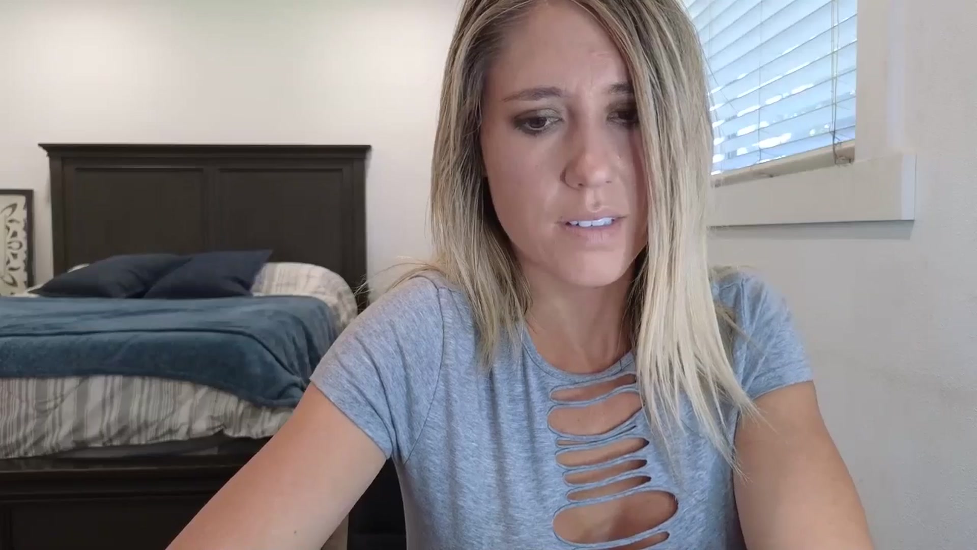 Gallery image thumbnail from blond_milf's myfreecams stream on, 06/25/2025, 20:33 image 3 of 20