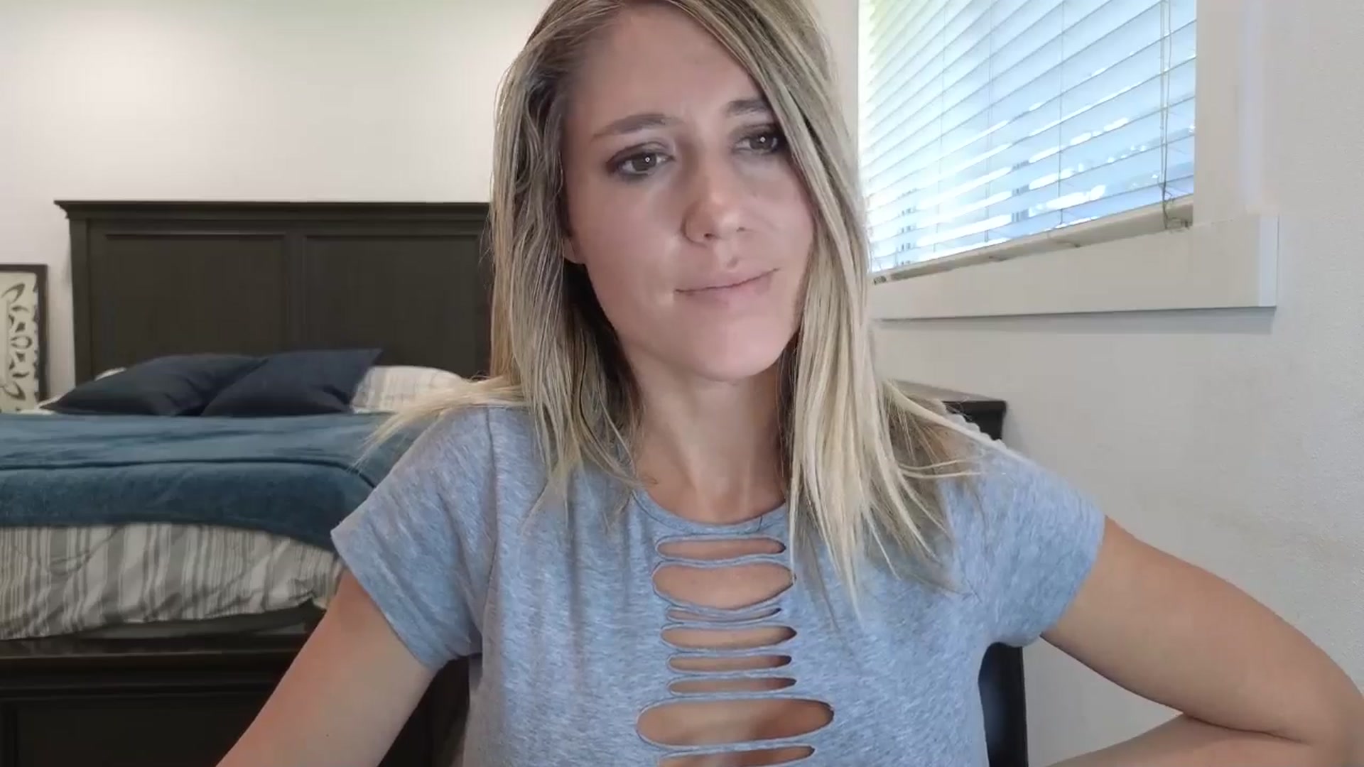 Gallery image thumbnail from blond_milf's myfreecams stream on, 06/25/2025, 20:33 image 5 of 20
