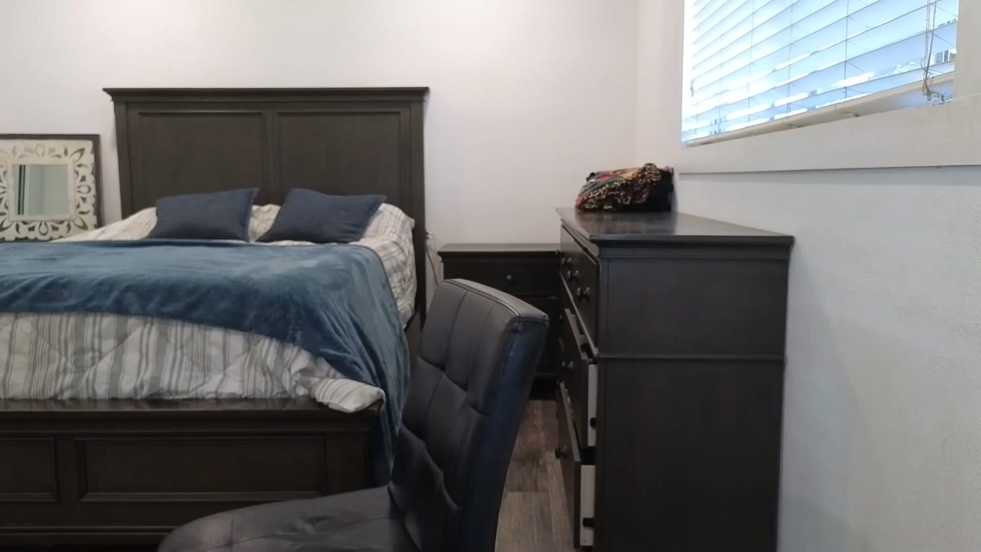 Gallery image thumbnail from blond_milf's myfreecams stream on, 06/27/2025, 20:59 image 11 of 20