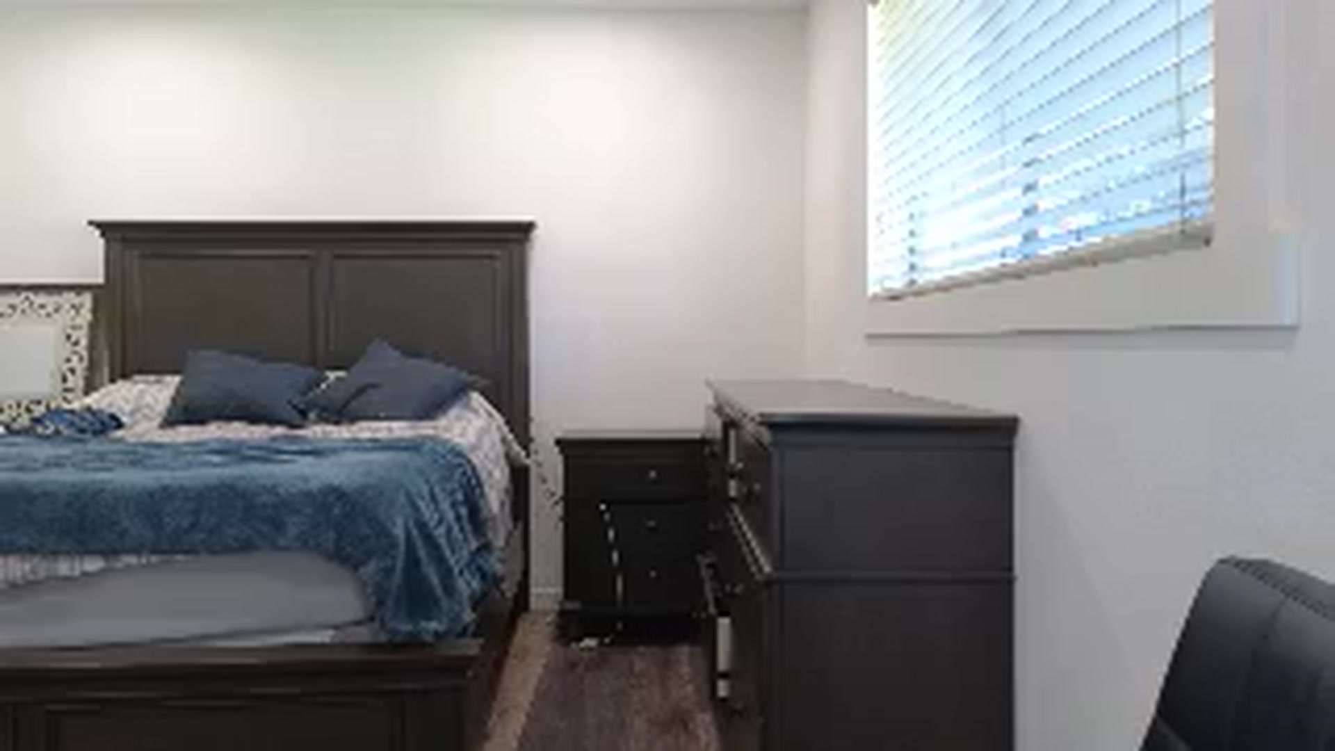 Gallery image thumbnail from blond_milf's myfreecams stream on, 07/09/2025, 21:50 image 15 of 20