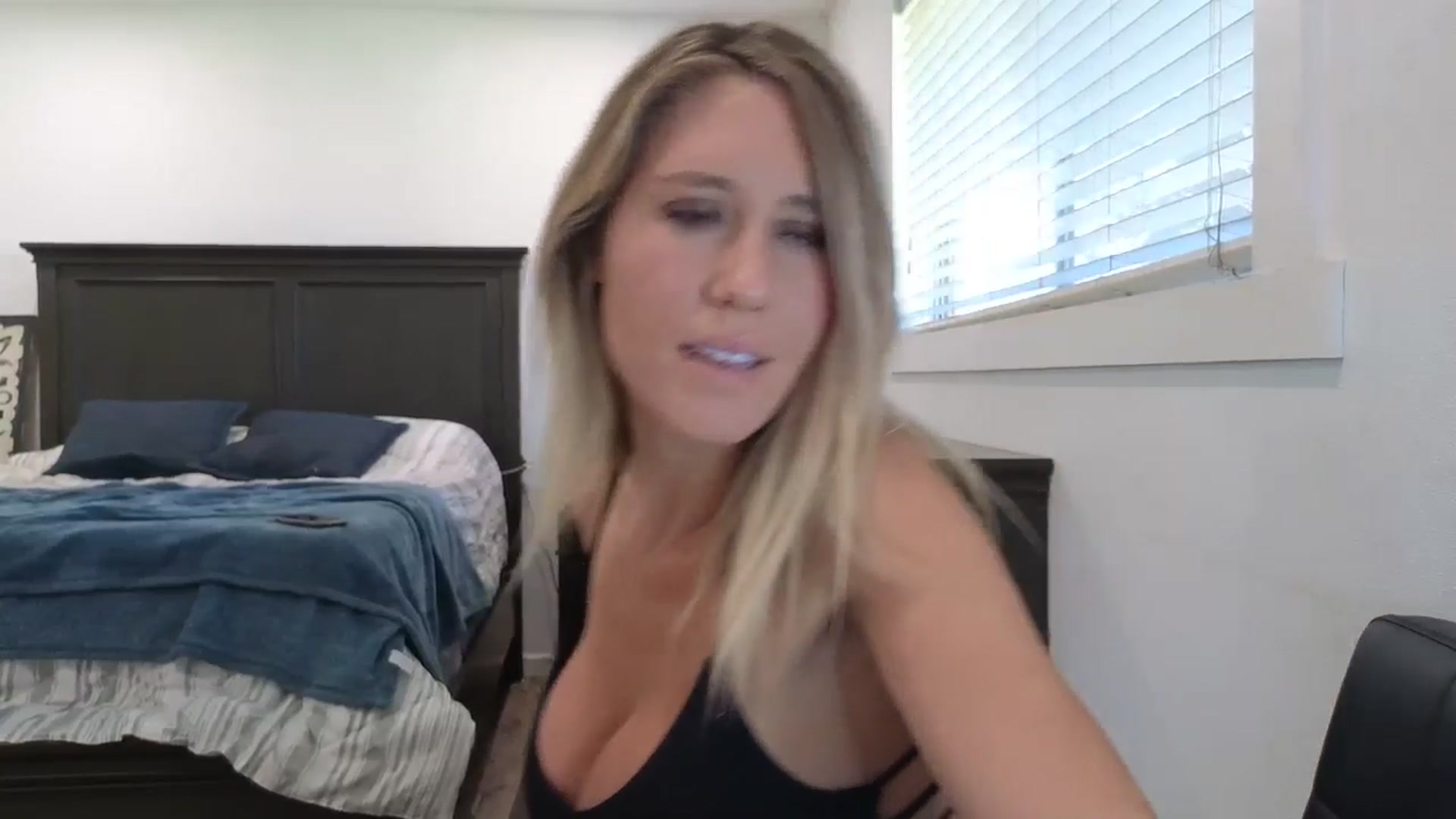 Gallery image thumbnail from blond_milf's myfreecams stream on, 07/10/2025, 20:53 image 13 of 20