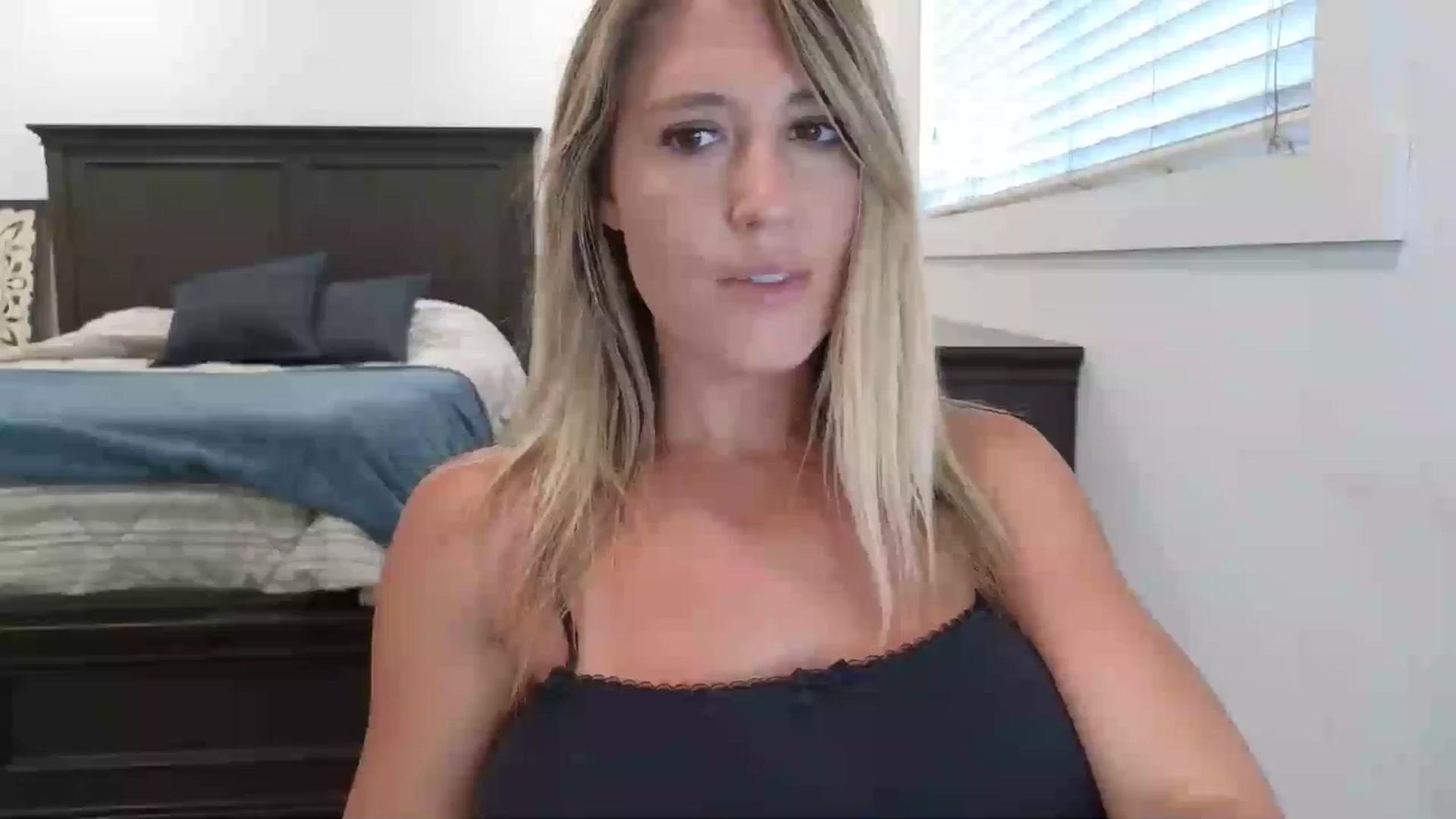 Gallery image thumbnail from blond_milf's myfreecams stream on, 07/14/2025, 20:37 image 2 of 20