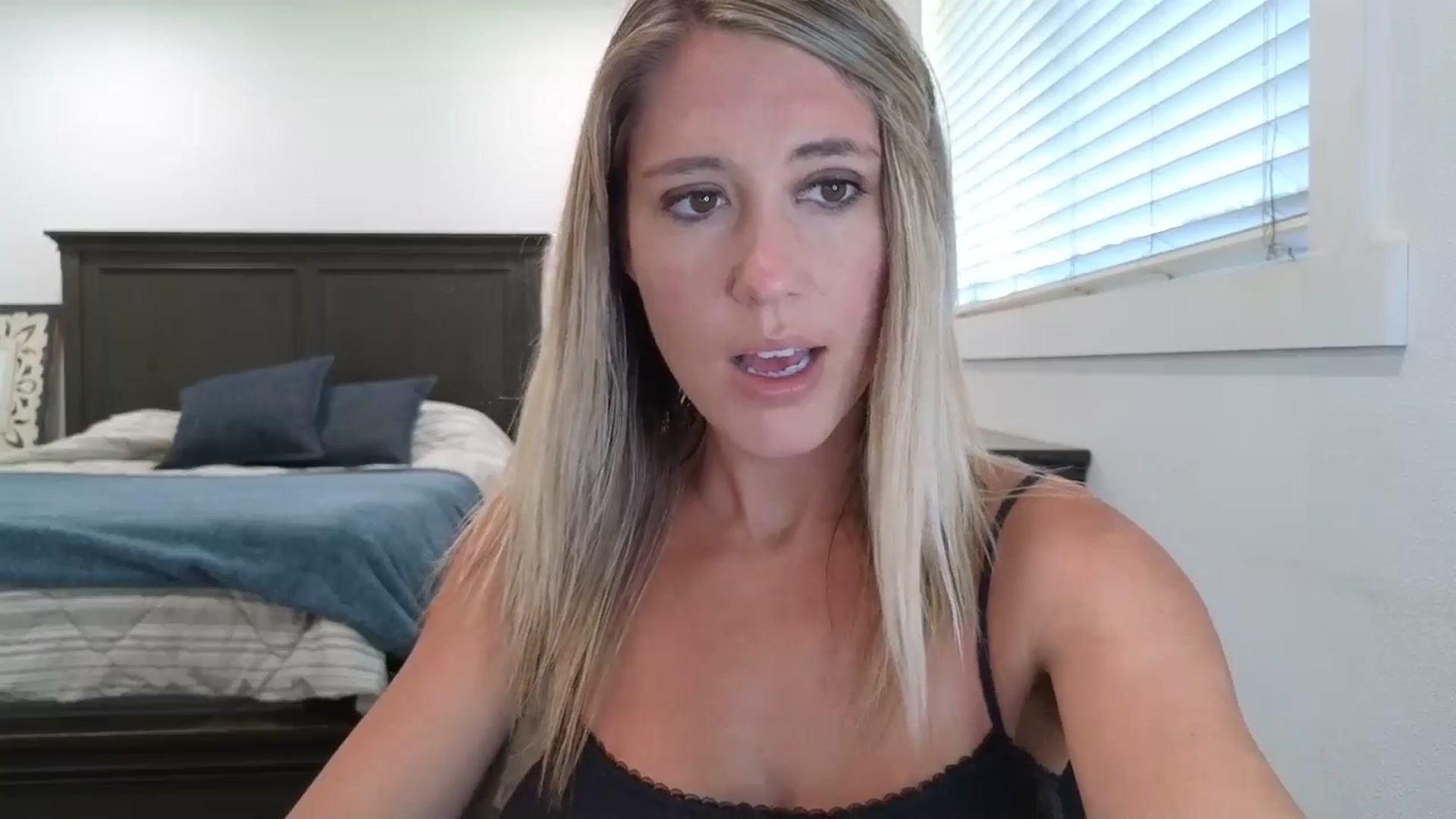 Gallery image thumbnail from blond_milf's myfreecams stream on, 07/14/2025, 20:37 image 17 of 20