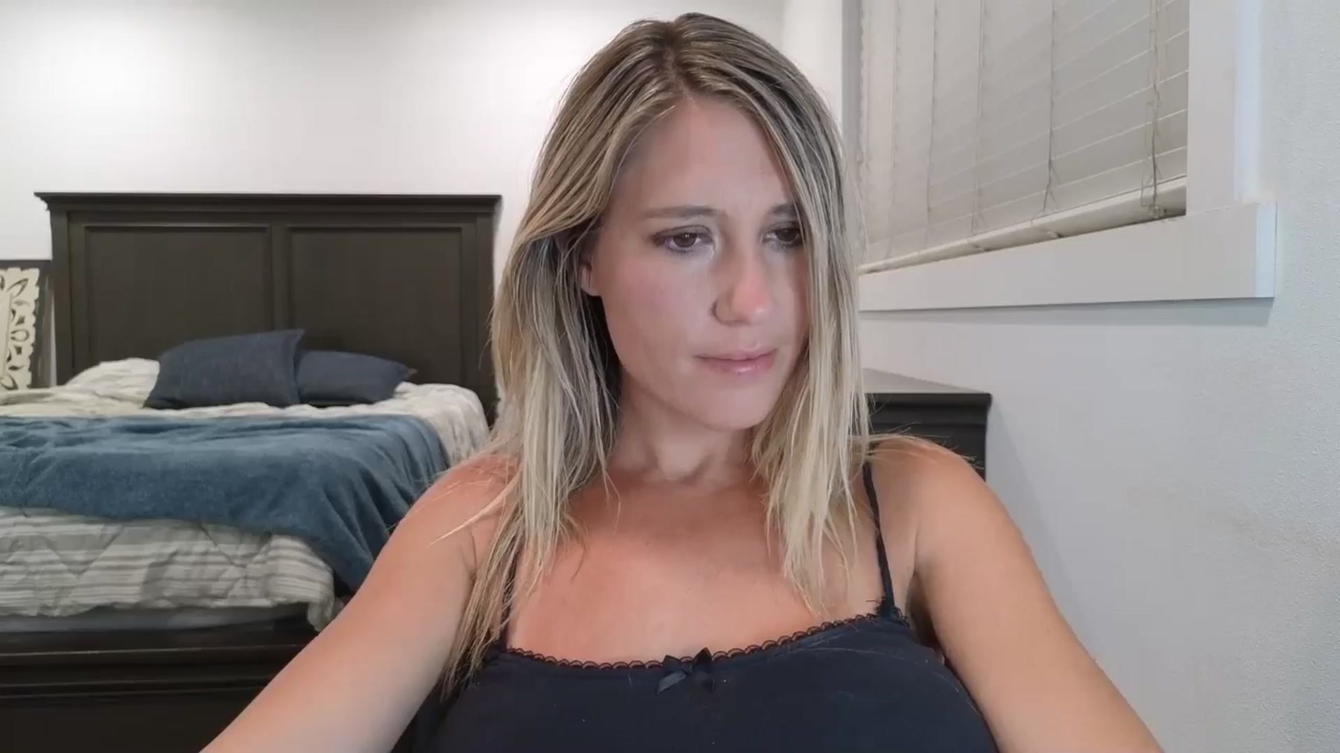 Gallery image thumbnail from blond_milf's myfreecams stream on, 07/15/2025, 04:59 image 11 of 20