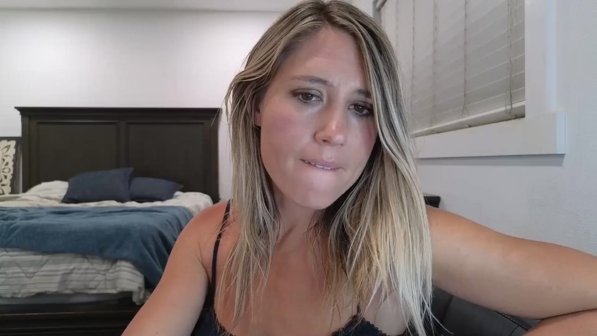 Gallery image thumbnail from blond_milf's myfreecams stream on, 07/15/2025, 04:59 image 19 of 20