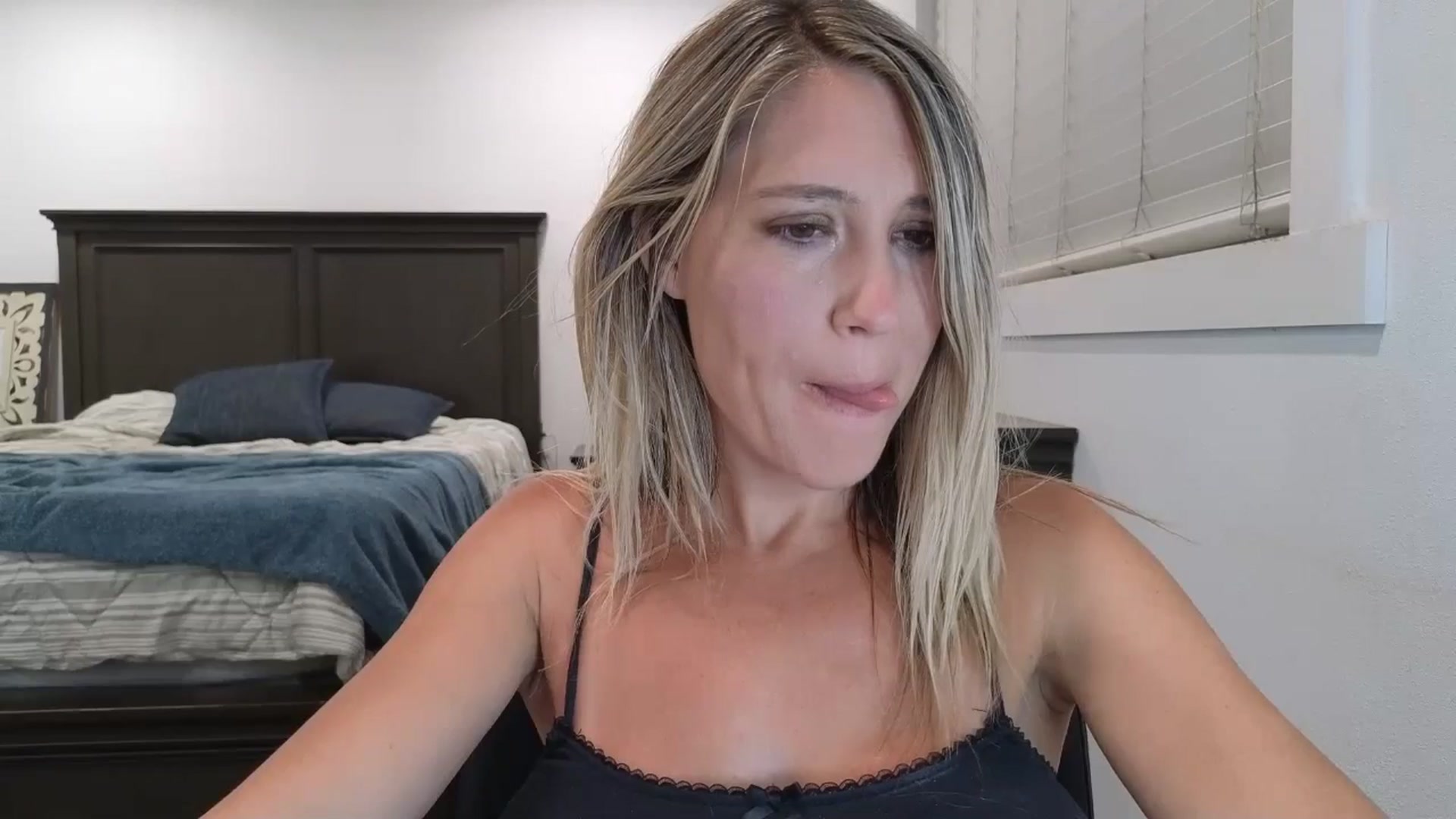 Gallery image thumbnail from blond_milf's myfreecams stream on, 07/15/2025, 04:59 image 8 of 20