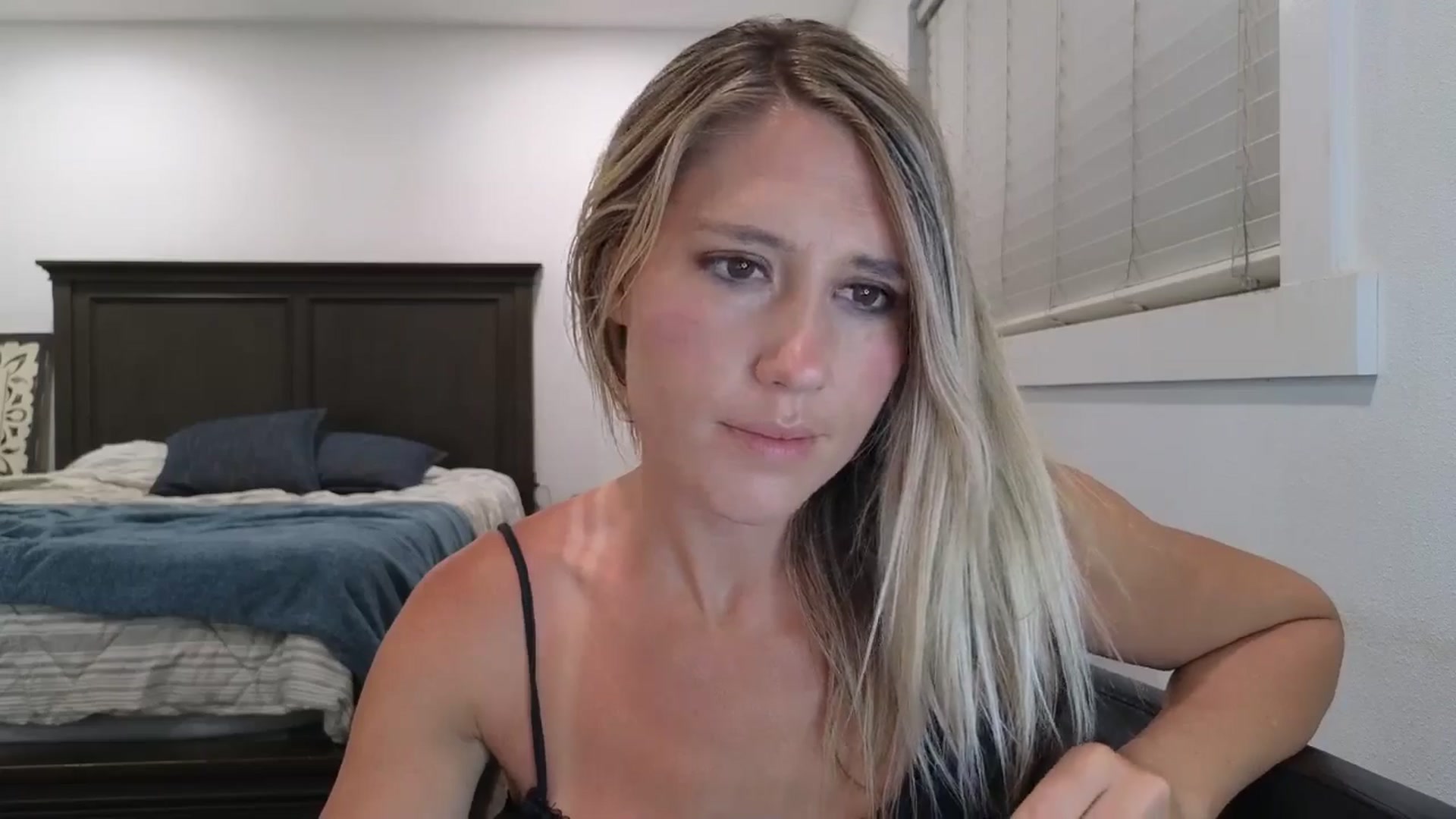 Gallery image thumbnail from blond_milf's myfreecams stream on, 07/15/2025, 04:59 image 20 of 20