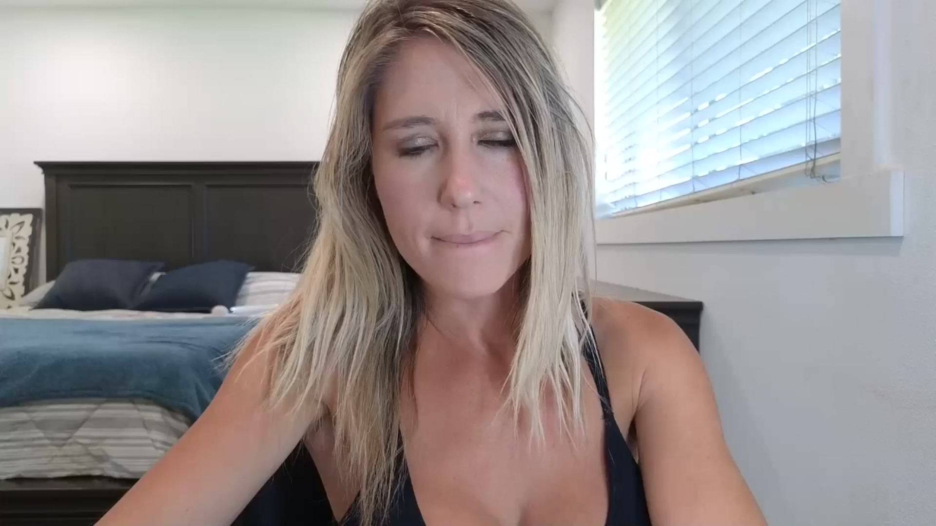 Gallery image thumbnail from blond_milf's myfreecams stream on, 07/17/2025, 21:04 image 12 of 20