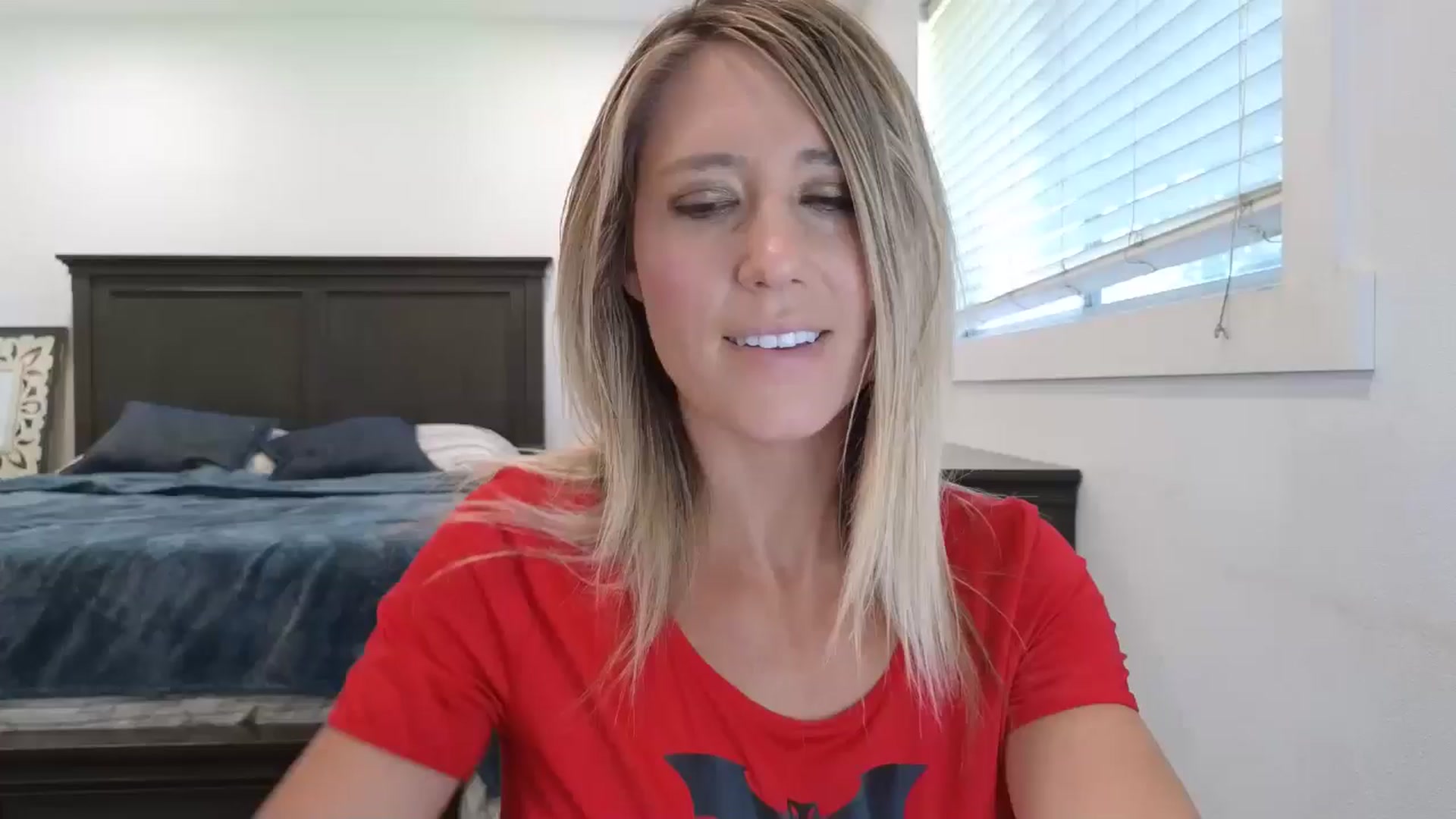 Gallery image thumbnail from blond_milf's myfreecams stream on, 07/18/2025, 21:32 image 14 of 20