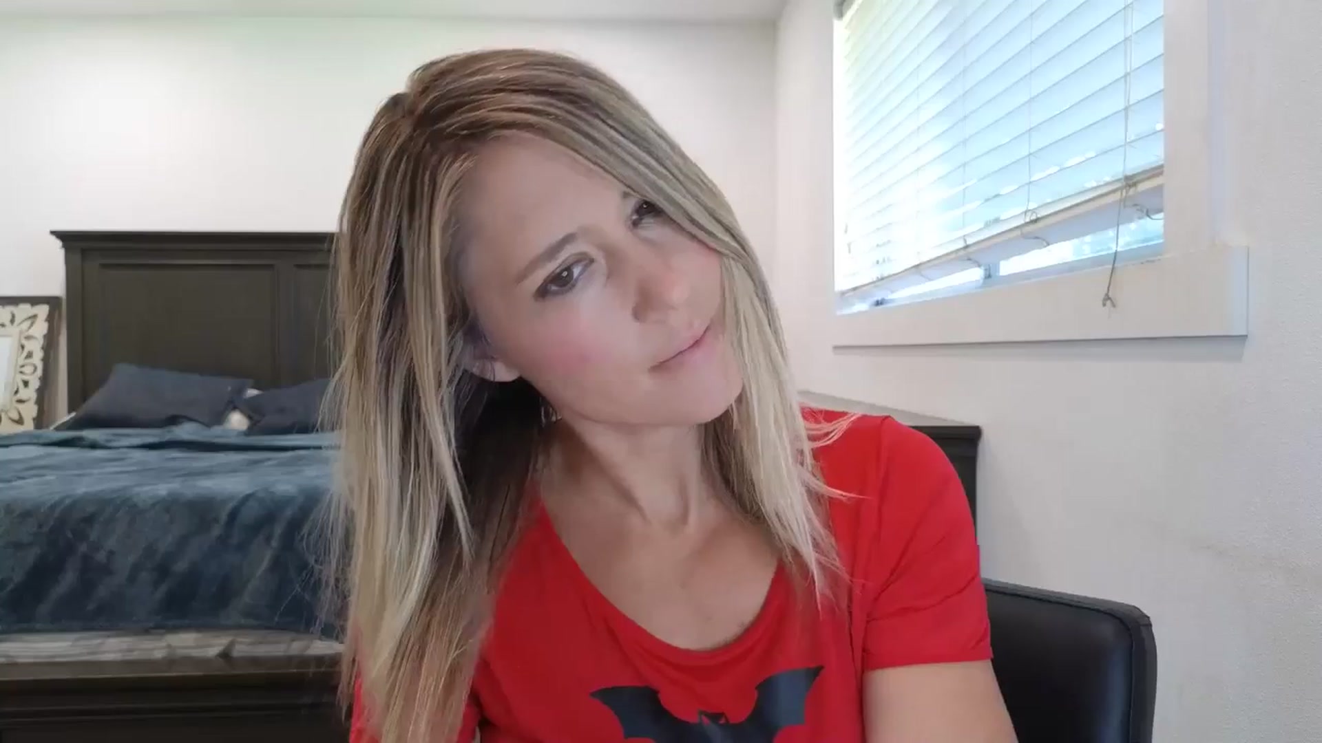 Gallery image thumbnail from blond_milf's myfreecams stream on, 07/18/2025, 21:32 image 15 of 20