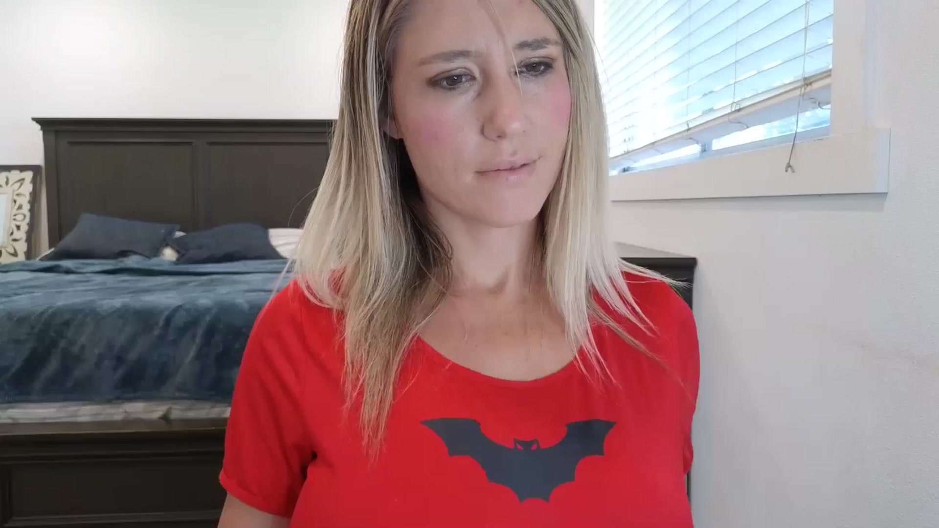 Gallery image thumbnail from blond_milf's myfreecams stream on, 07/18/2025, 21:32 image 11 of 20
