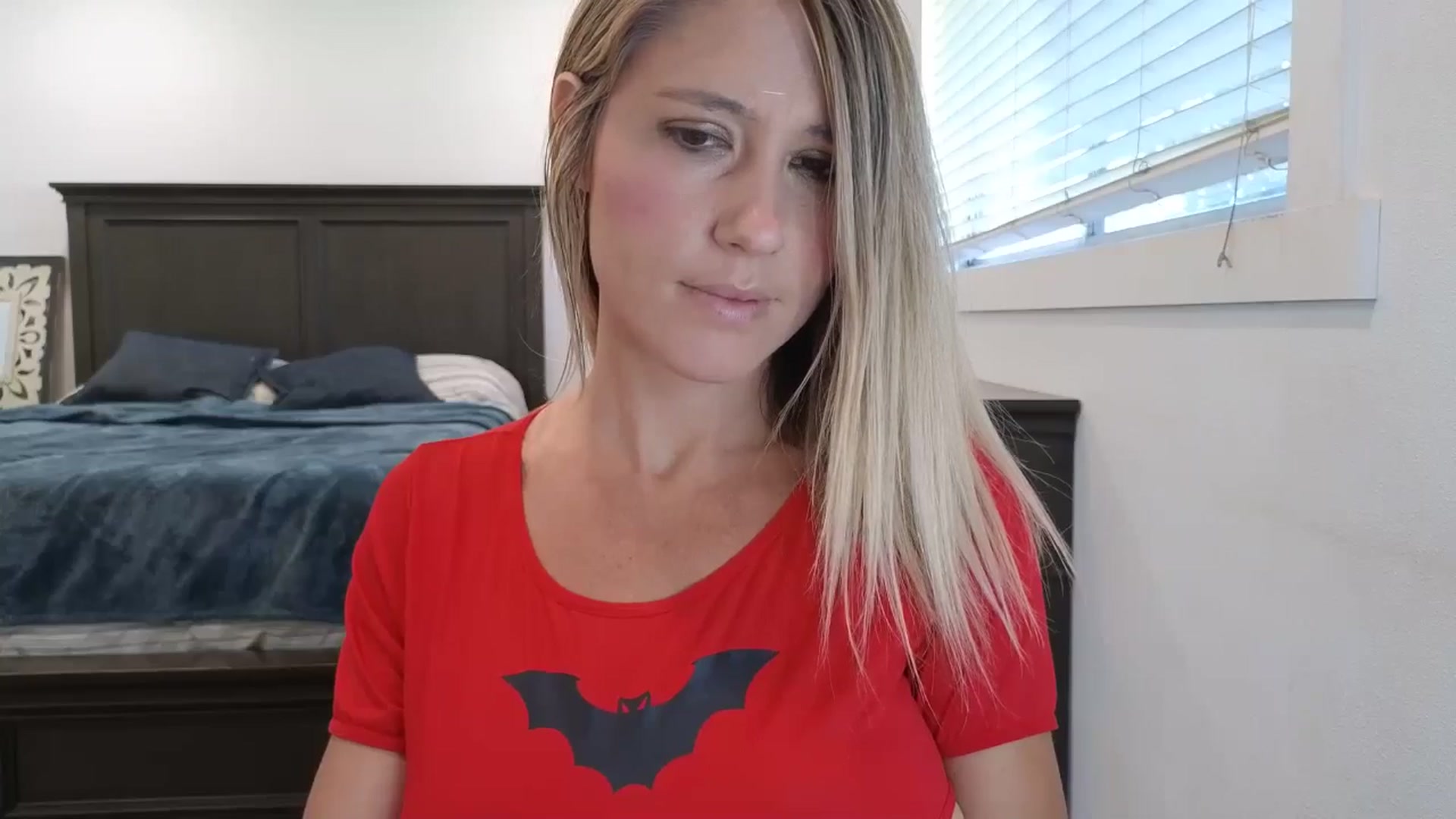 Gallery image thumbnail from blond_milf's myfreecams stream on, 07/18/2025, 21:32 image 8 of 20