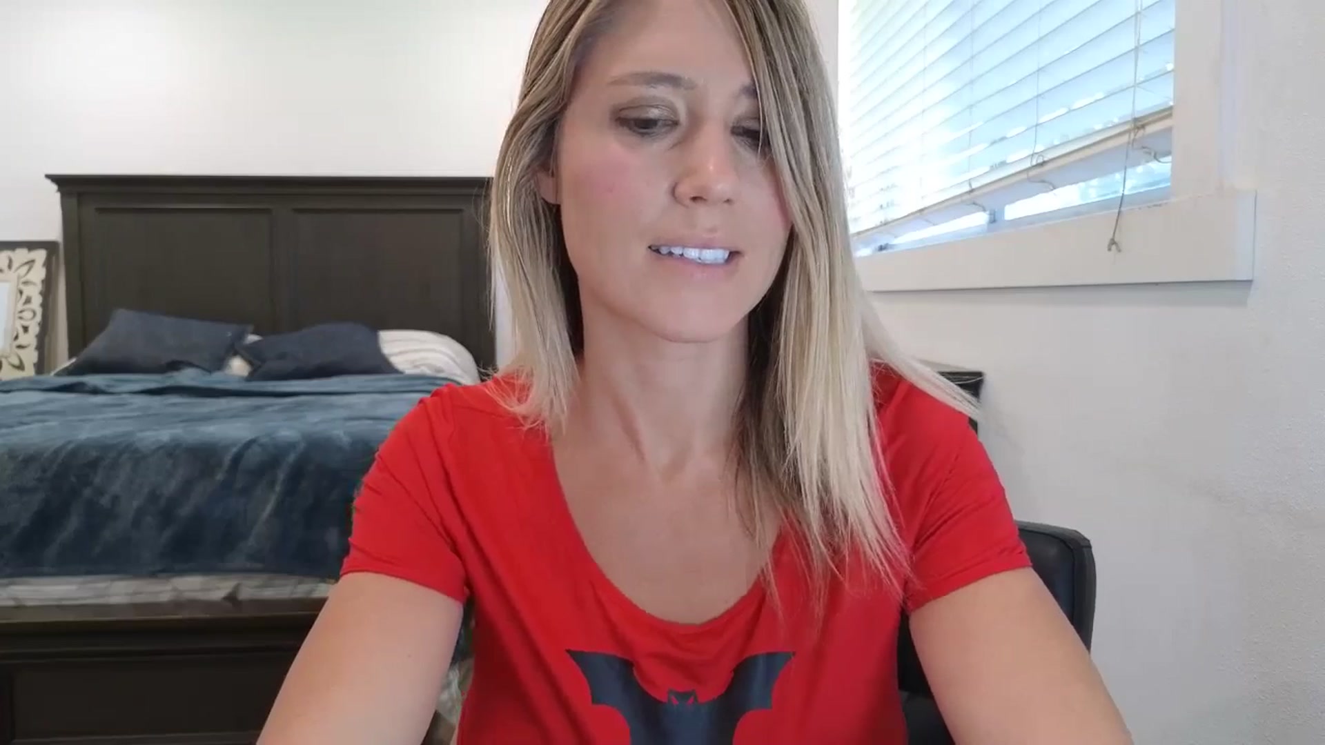 Gallery image thumbnail from blond_milf's myfreecams stream on, 07/18/2025, 21:32 image 13 of 20