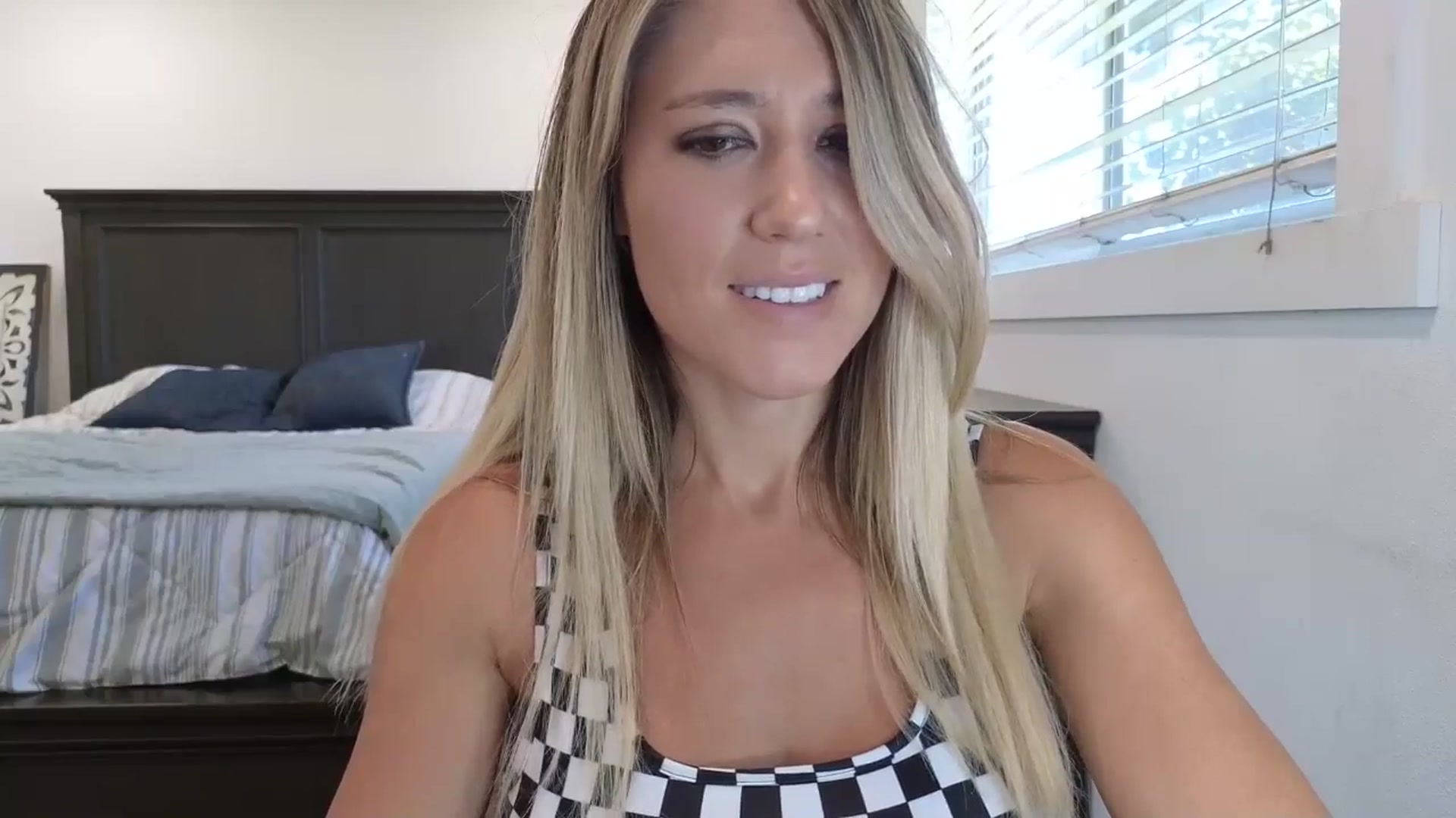 Gallery image thumbnail from blond_milf's myfreecams stream on, 07/23/2025, 21:08 image 2 of 20