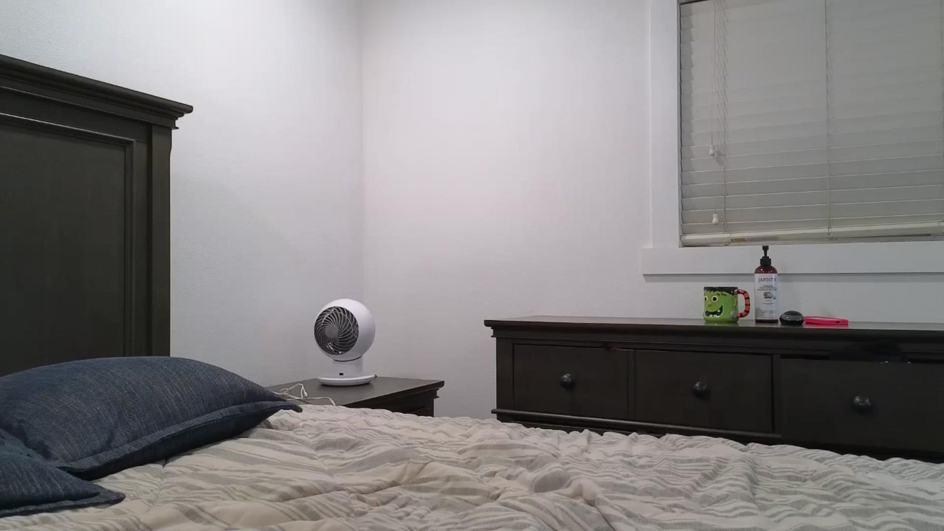 Gallery image thumbnail from blond_milf's myfreecams stream on, 07/24/2025, 07:31 image 4 of 20