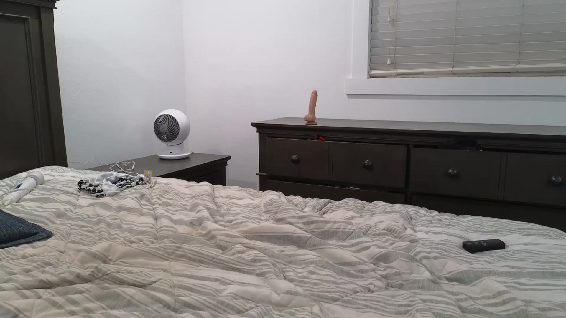 Gallery image thumbnail from blond_milf's myfreecams stream on, 07/24/2025, 07:31 image 19 of 20
